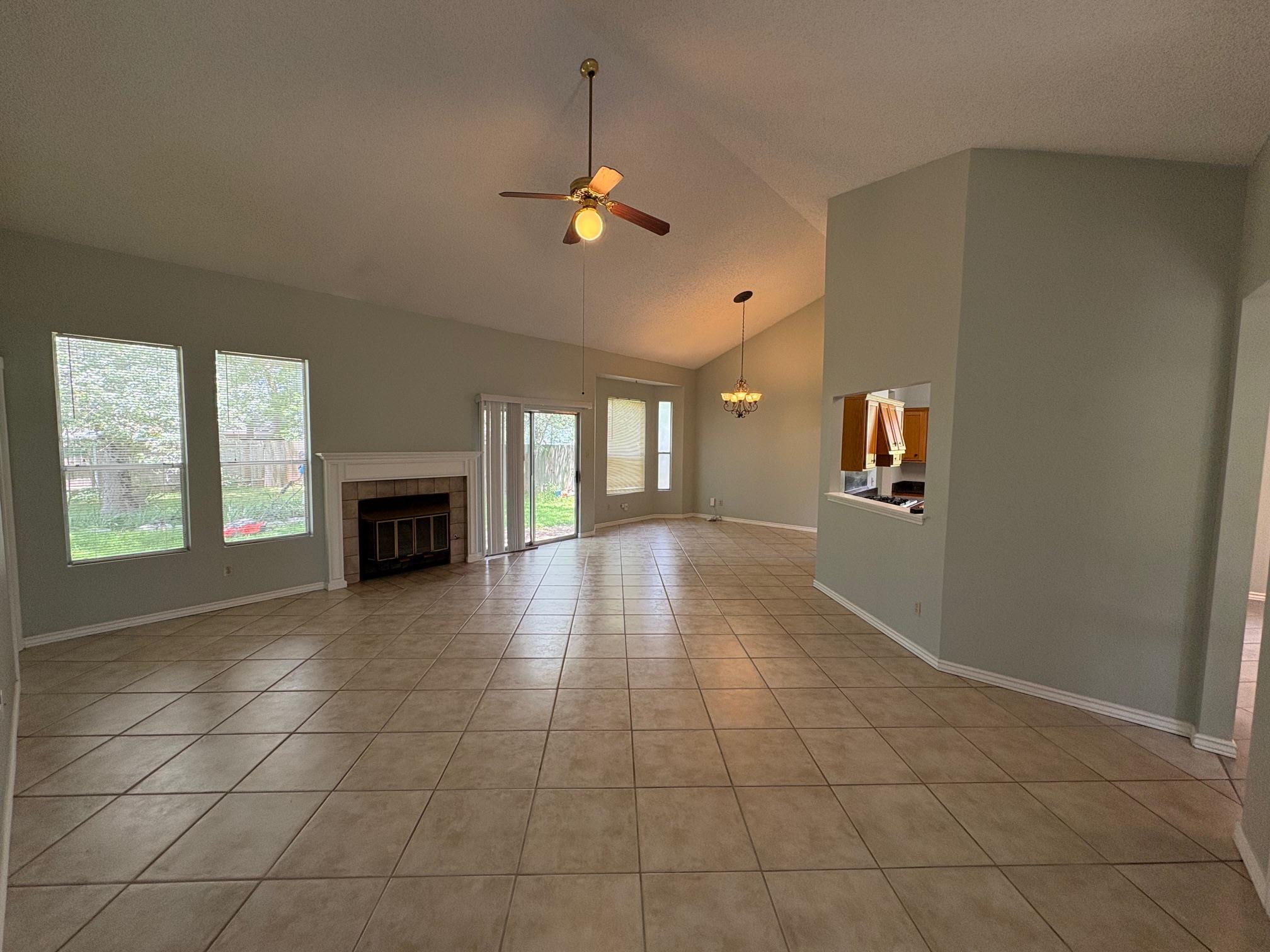 12604 Hunters Chase Dr, Austin, TX 78729