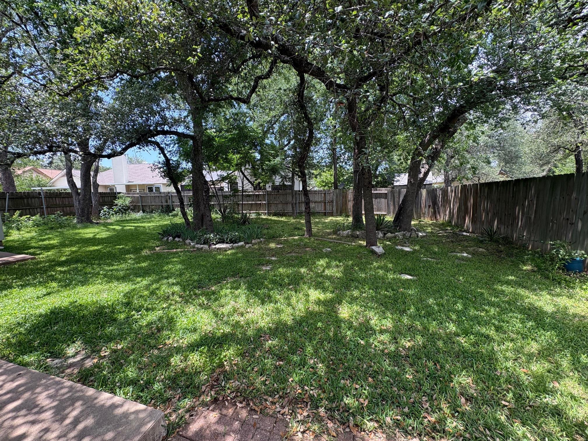 12604 Hunters Chase Dr, Austin, TX 78729