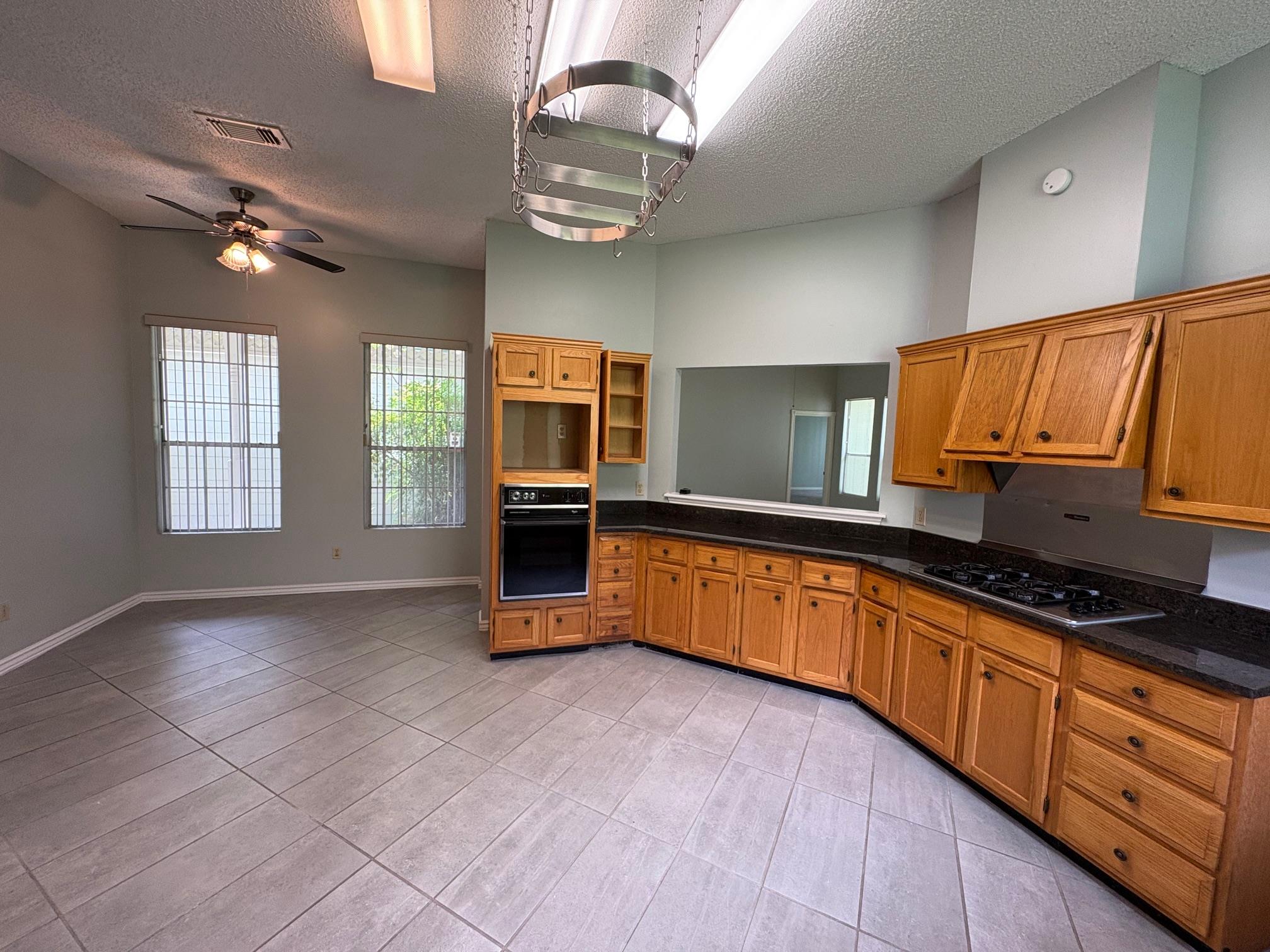 12604 Hunters Chase Dr, Austin, TX 78729