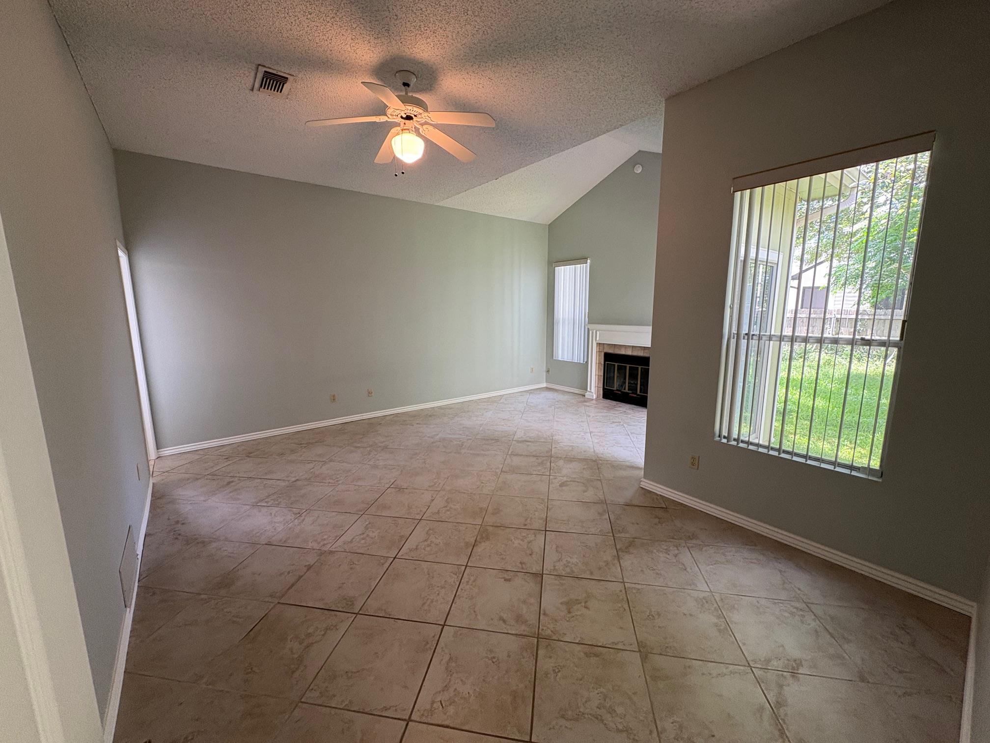 12604 Hunters Chase Dr, Austin, TX 78729