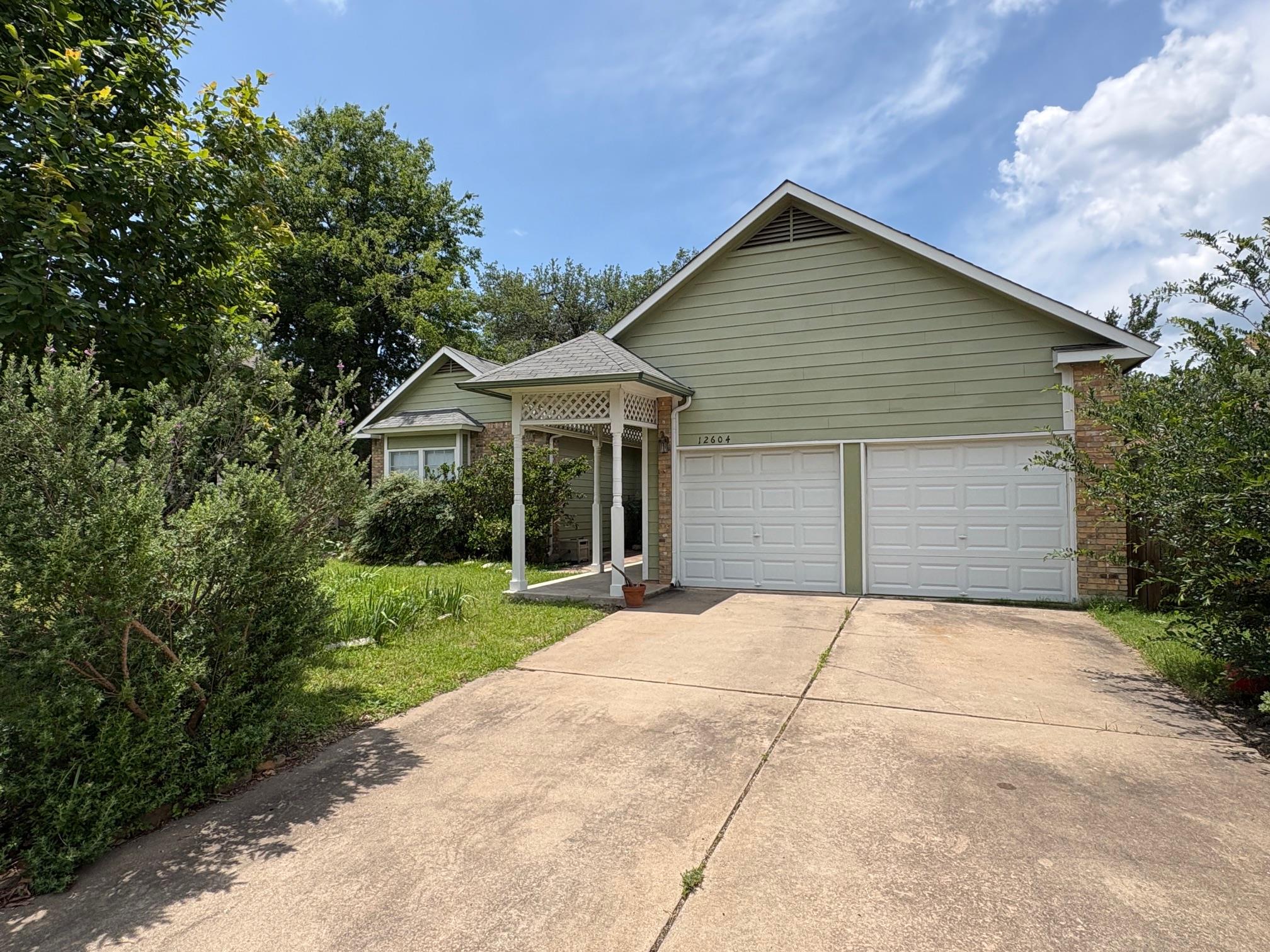 12604 Hunters Chase Dr, Austin, TX 78729