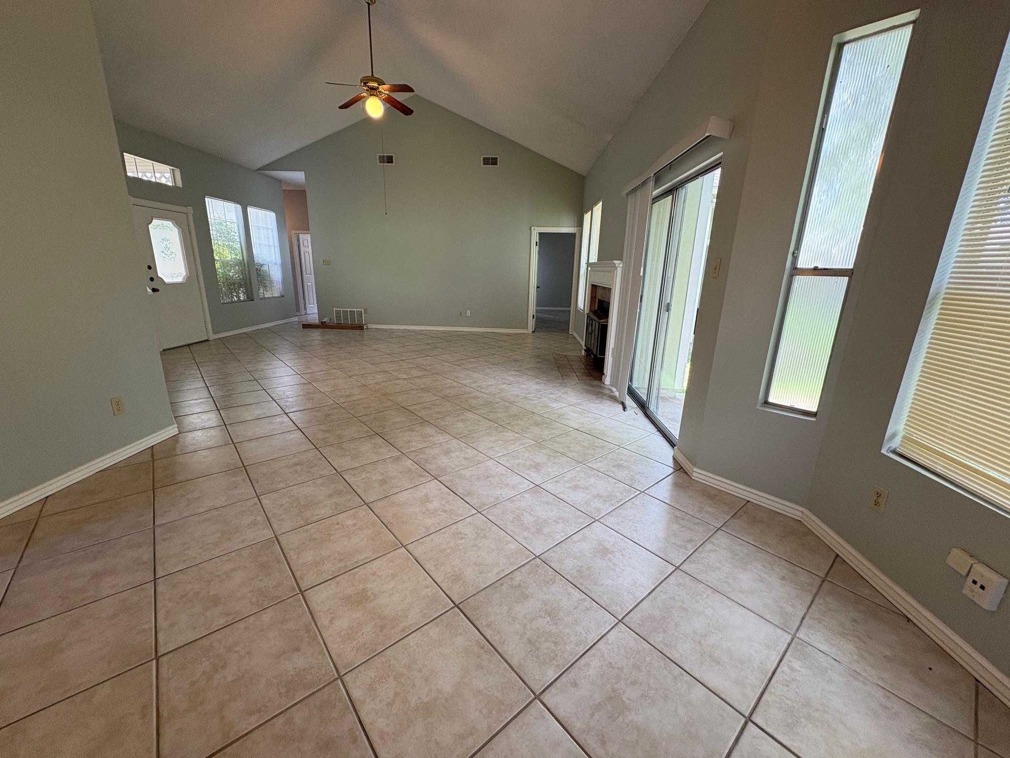 12604 Hunters Chase Dr, Austin, TX 78729