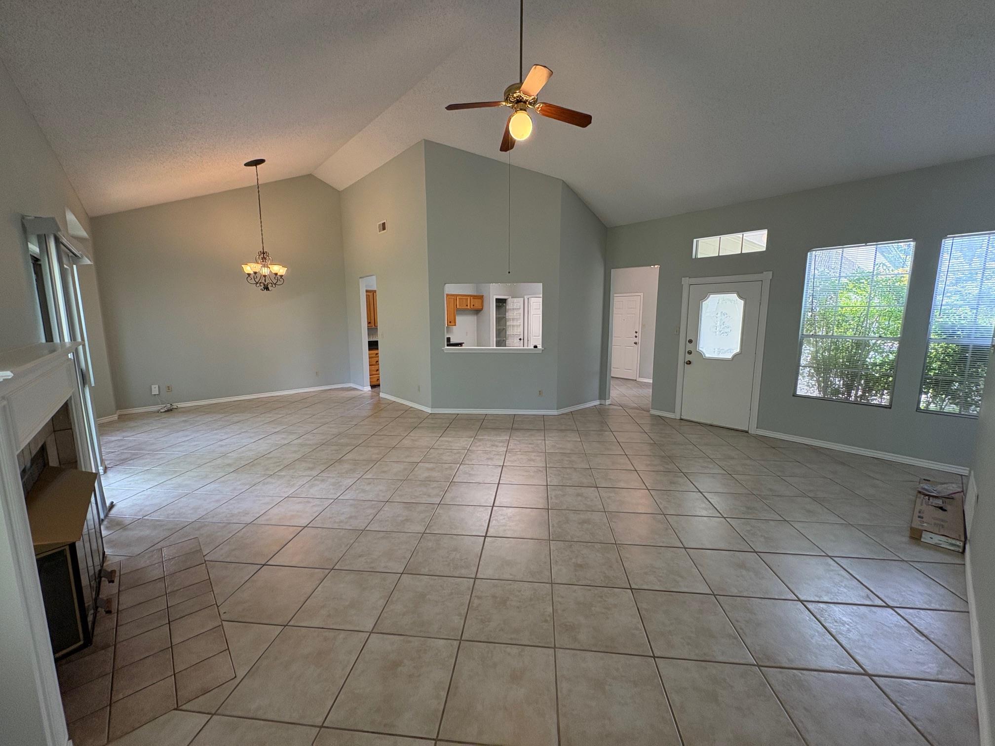 12604 Hunters Chase Dr, Austin, TX 78729