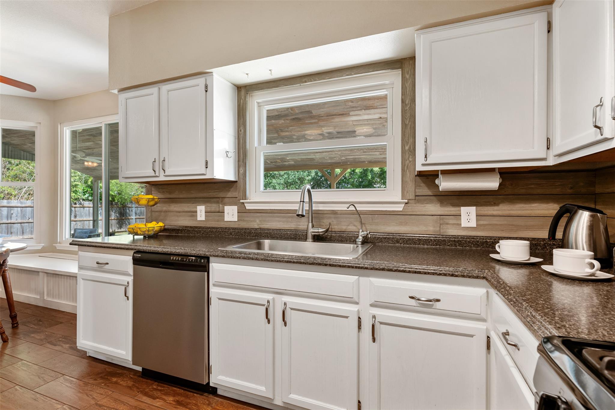 901 Forest Trl, Cedar Park, TX 78613