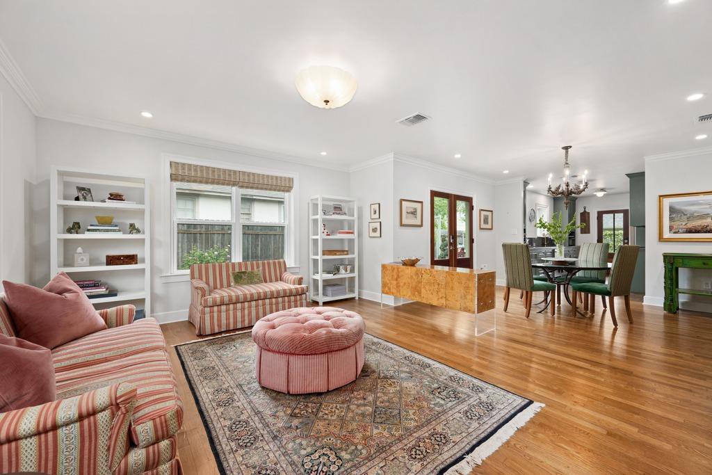 1908 W 37th St, Austin, TX 78731