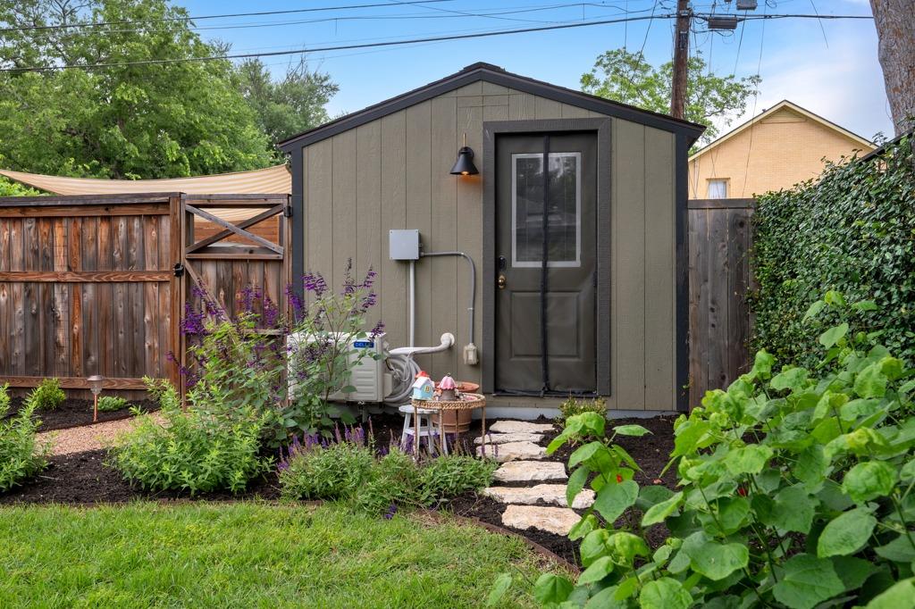 1908 W 37th St, Austin, TX 78731