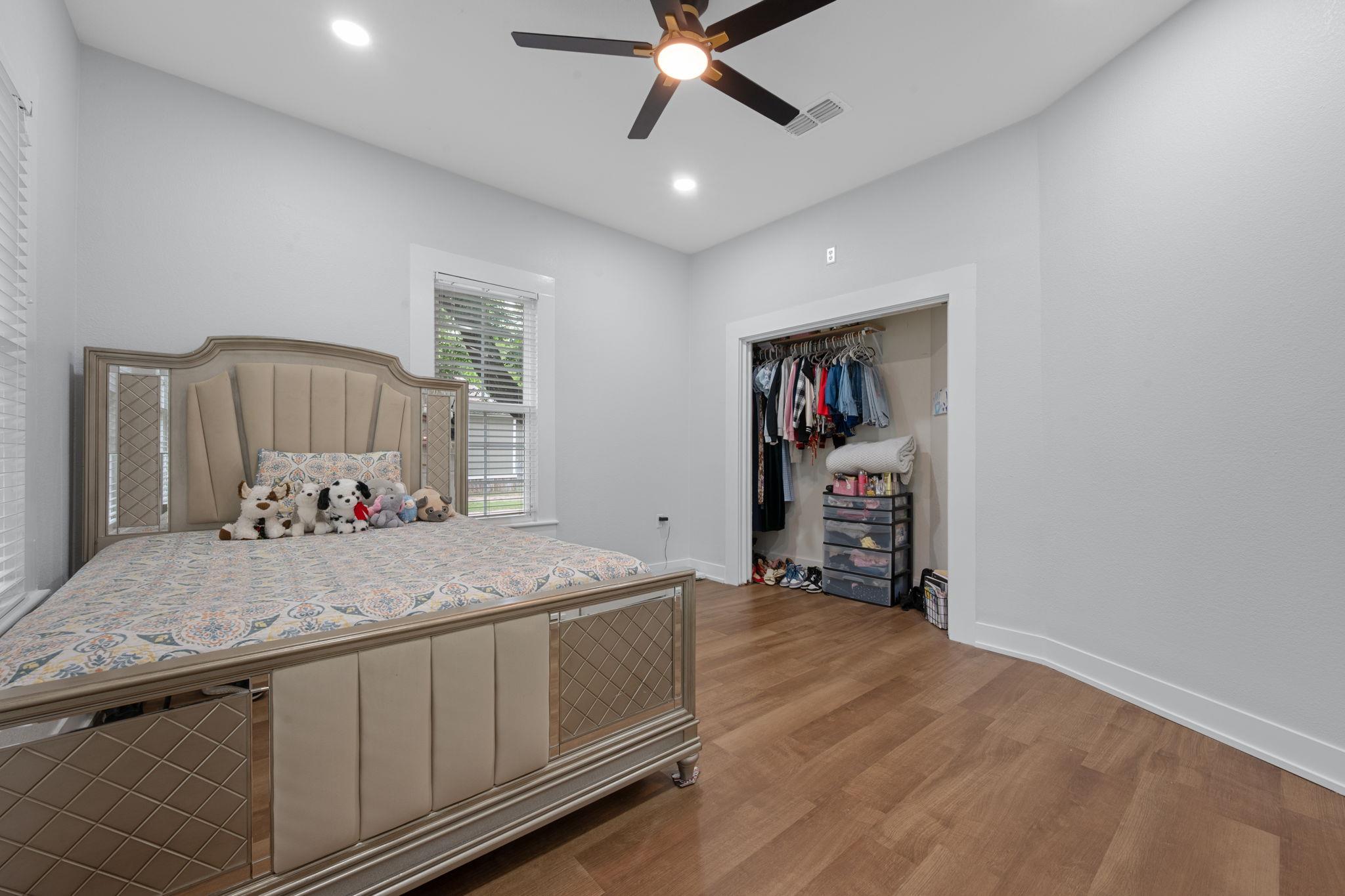 602 E 6th St, Cameron, TX 76520