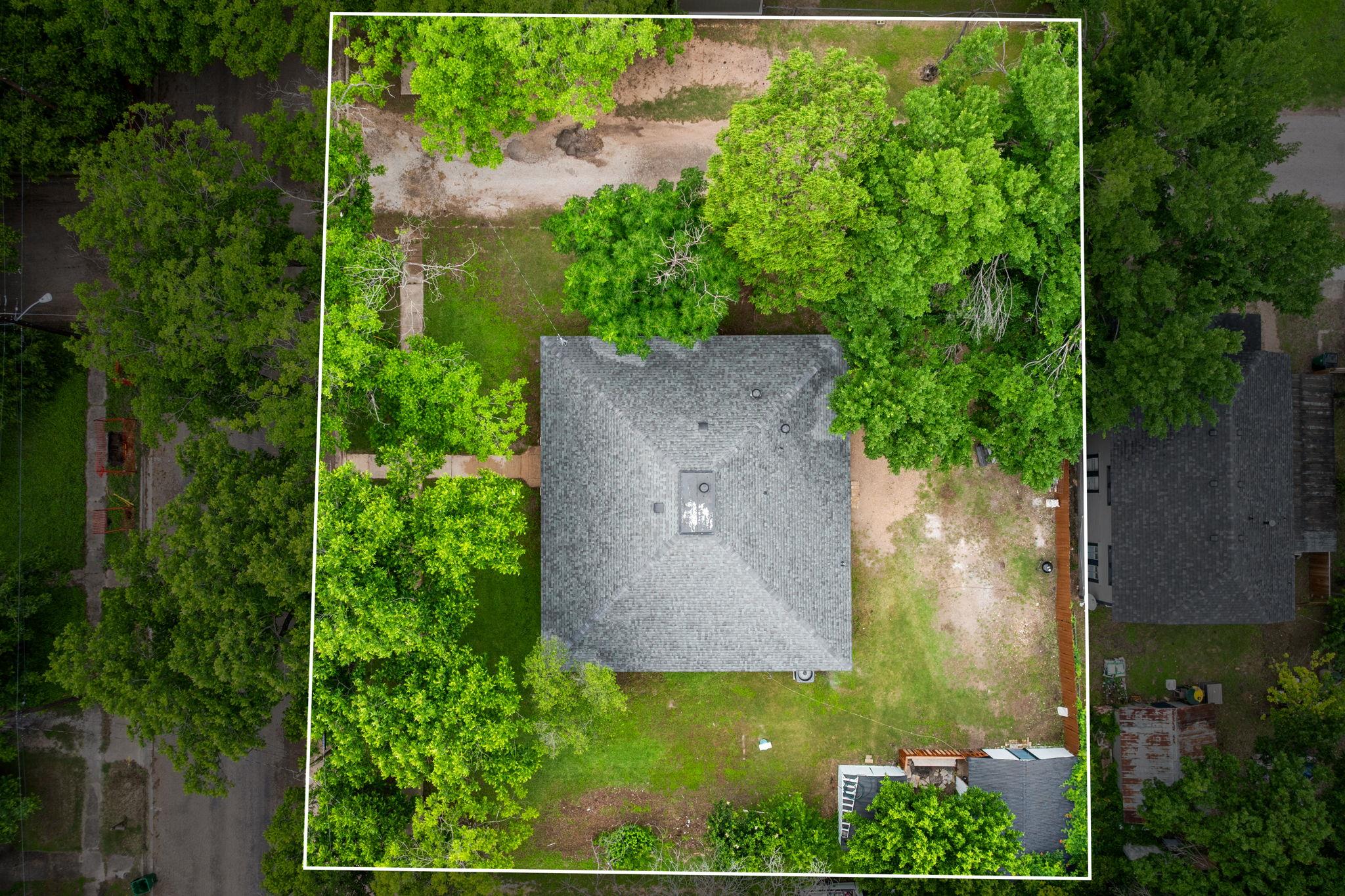 602 E 6th St, Cameron, TX 76520