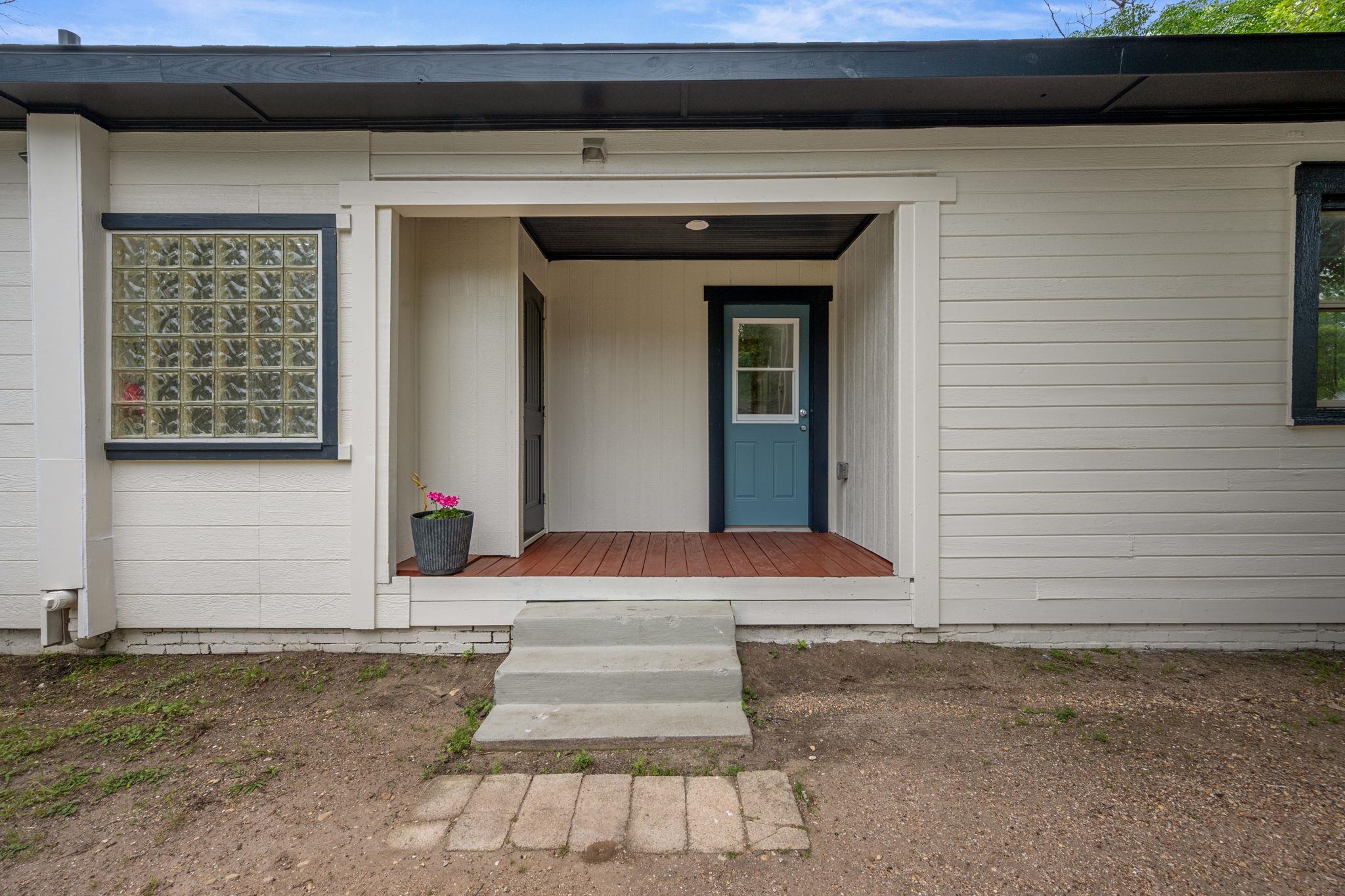 602 E 6th St, Cameron, TX 76520