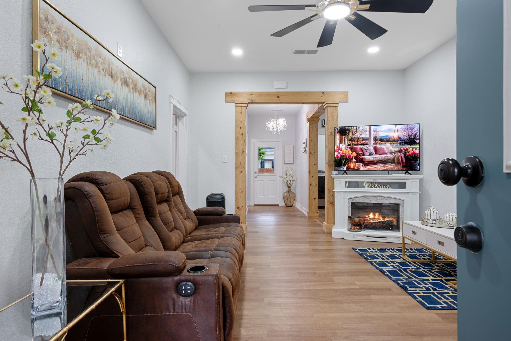 602 E 6th St, Cameron, TX 76520