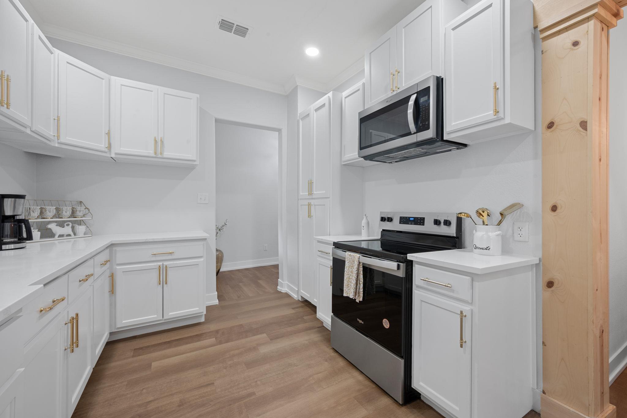 602 E 6th St, Cameron, TX 76520