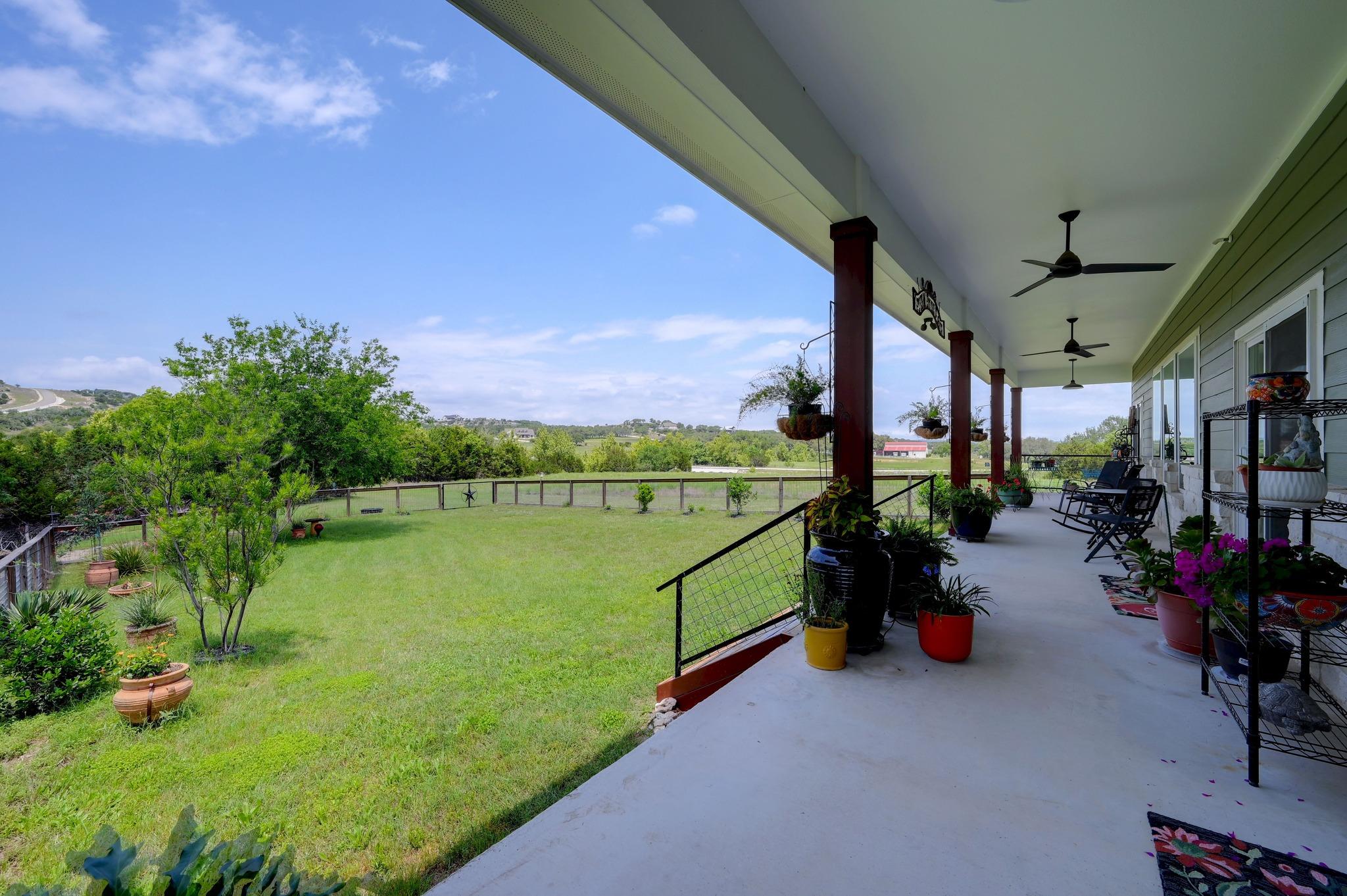202 Falling Oak Dr, Blanco, TX 78606