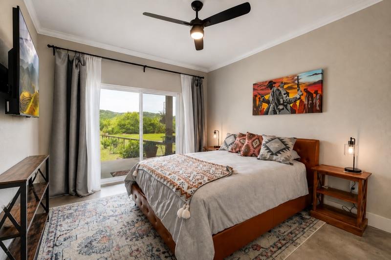202 Falling Oak Dr, Blanco, TX 78606
