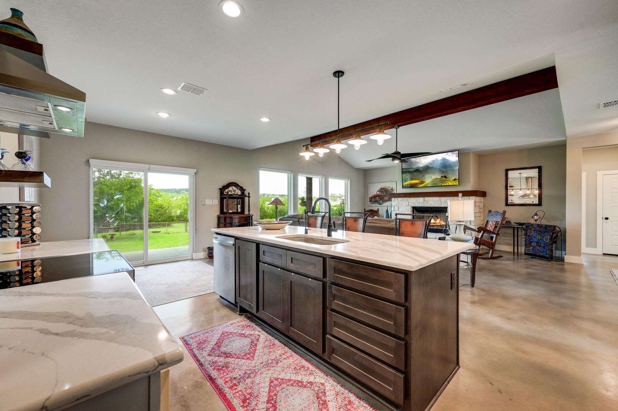 202 Falling Oak Dr, Blanco, TX 78606