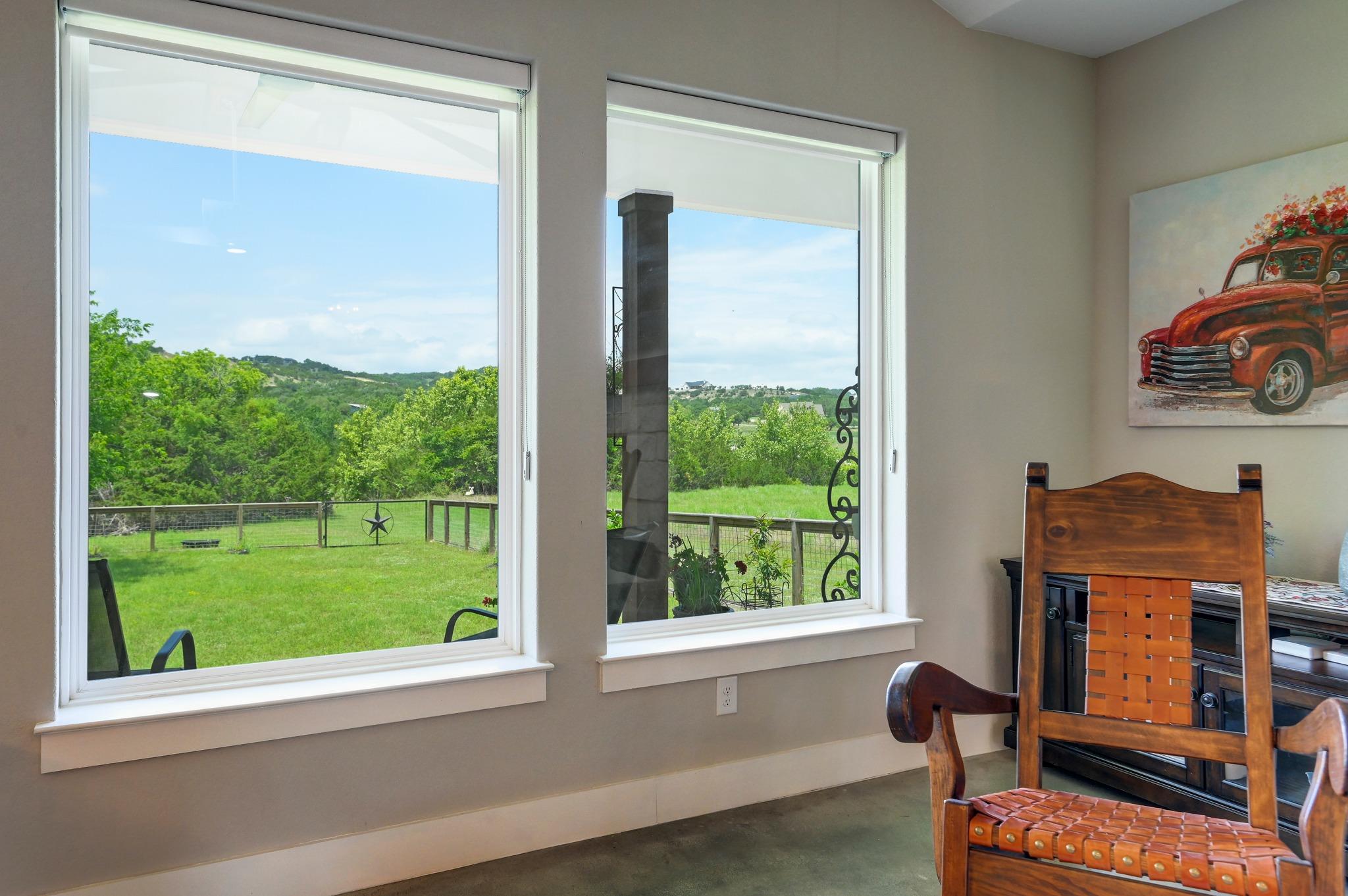 202 Falling Oak Dr, Blanco, TX 78606