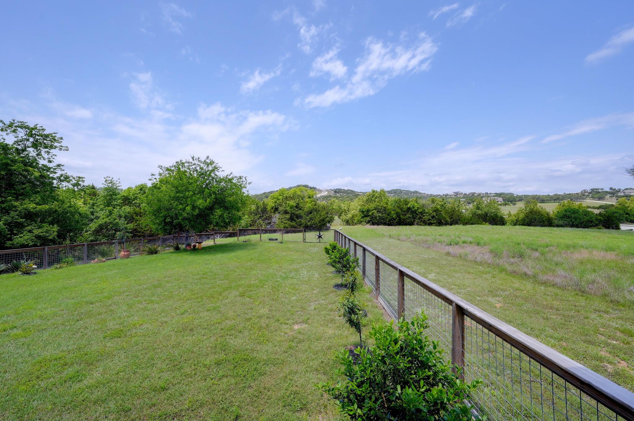 202 Falling Oak Dr, Blanco, TX 78606