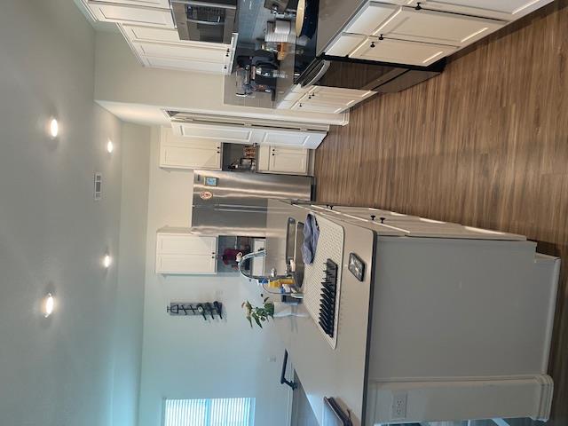 317 Colthorpe Ln, Hutto, TX 78634