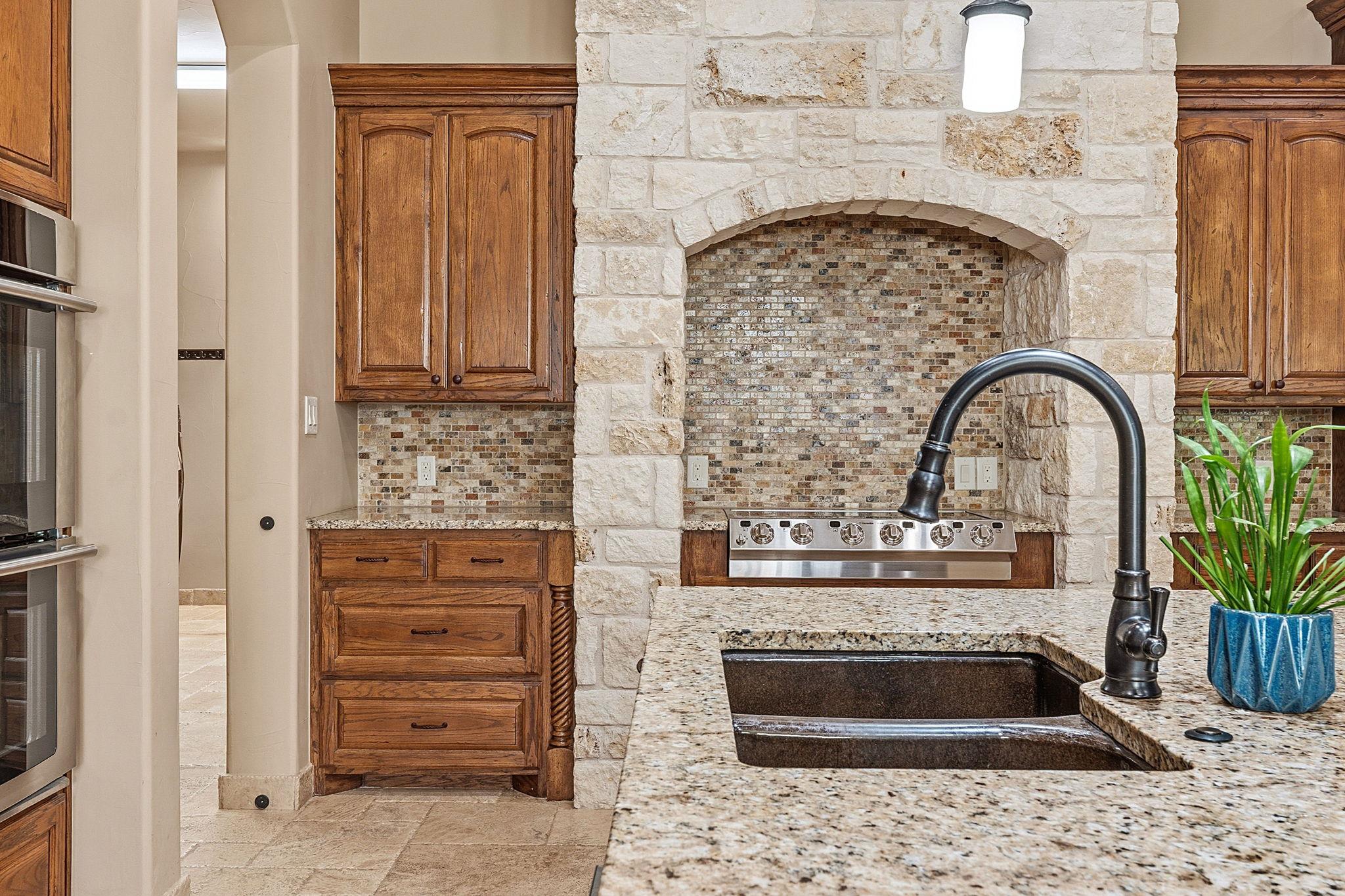 5100 W Fm 2147 Rd, Horseshoe Bay, TX 78657