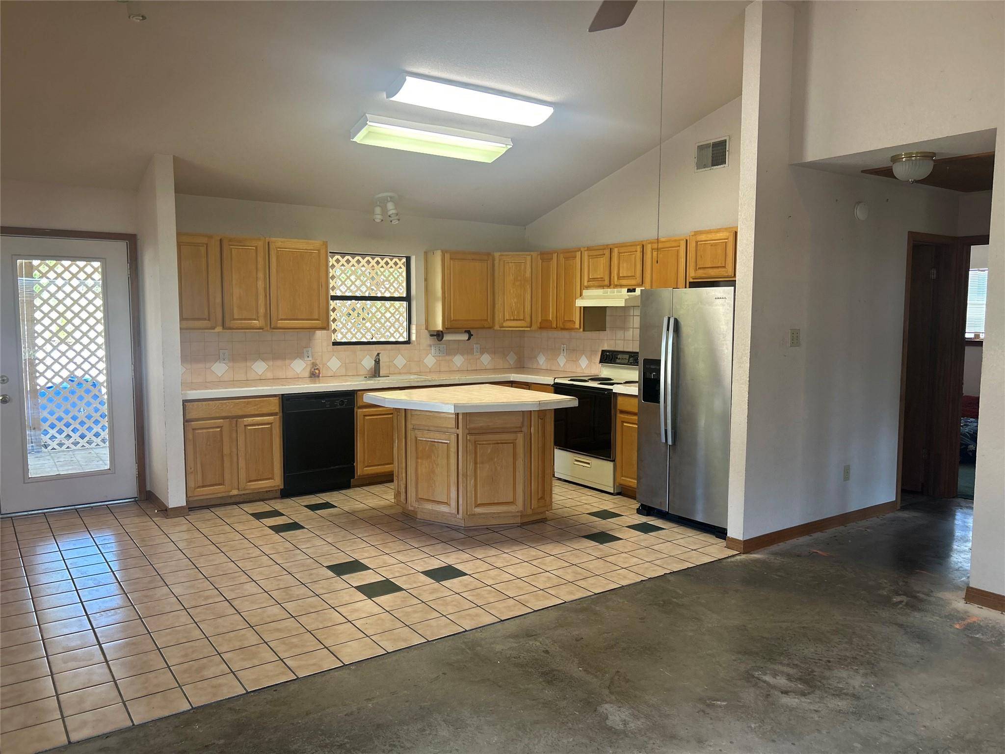 21511 Perry Cv, Lago Vista, TX 78645