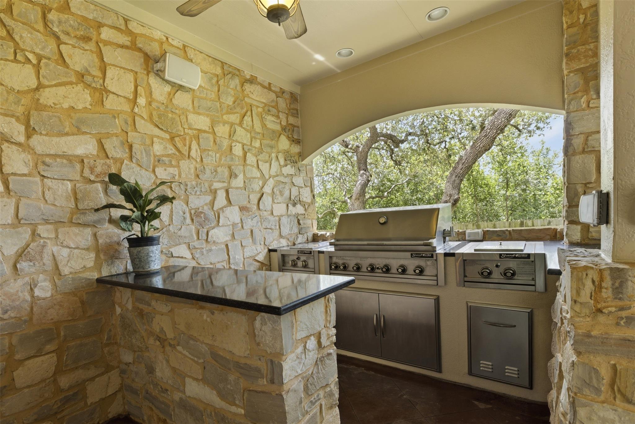 6400 Magenta Ln, Austin, TX 78739