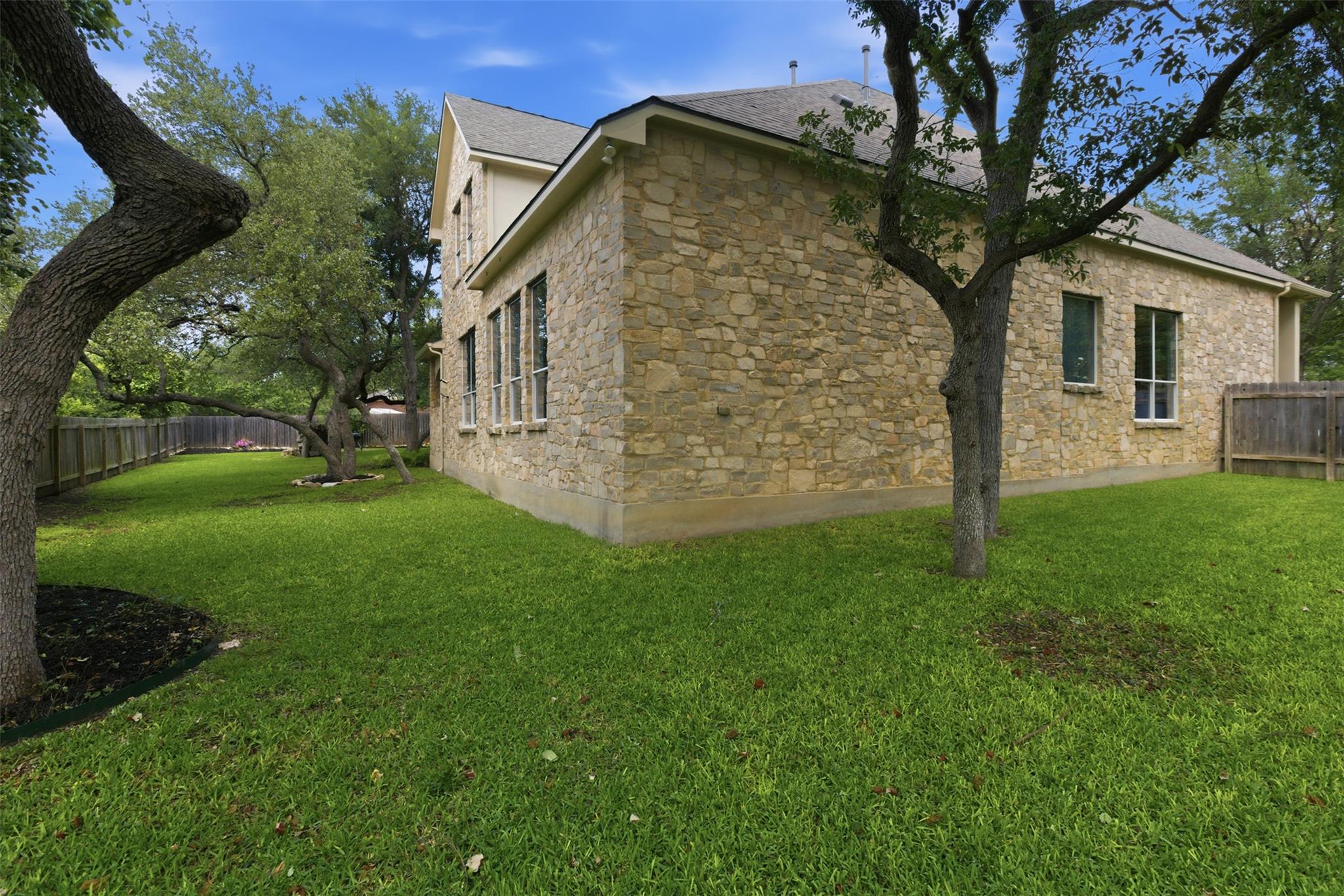 6400 Magenta Ln, Austin, TX 78739