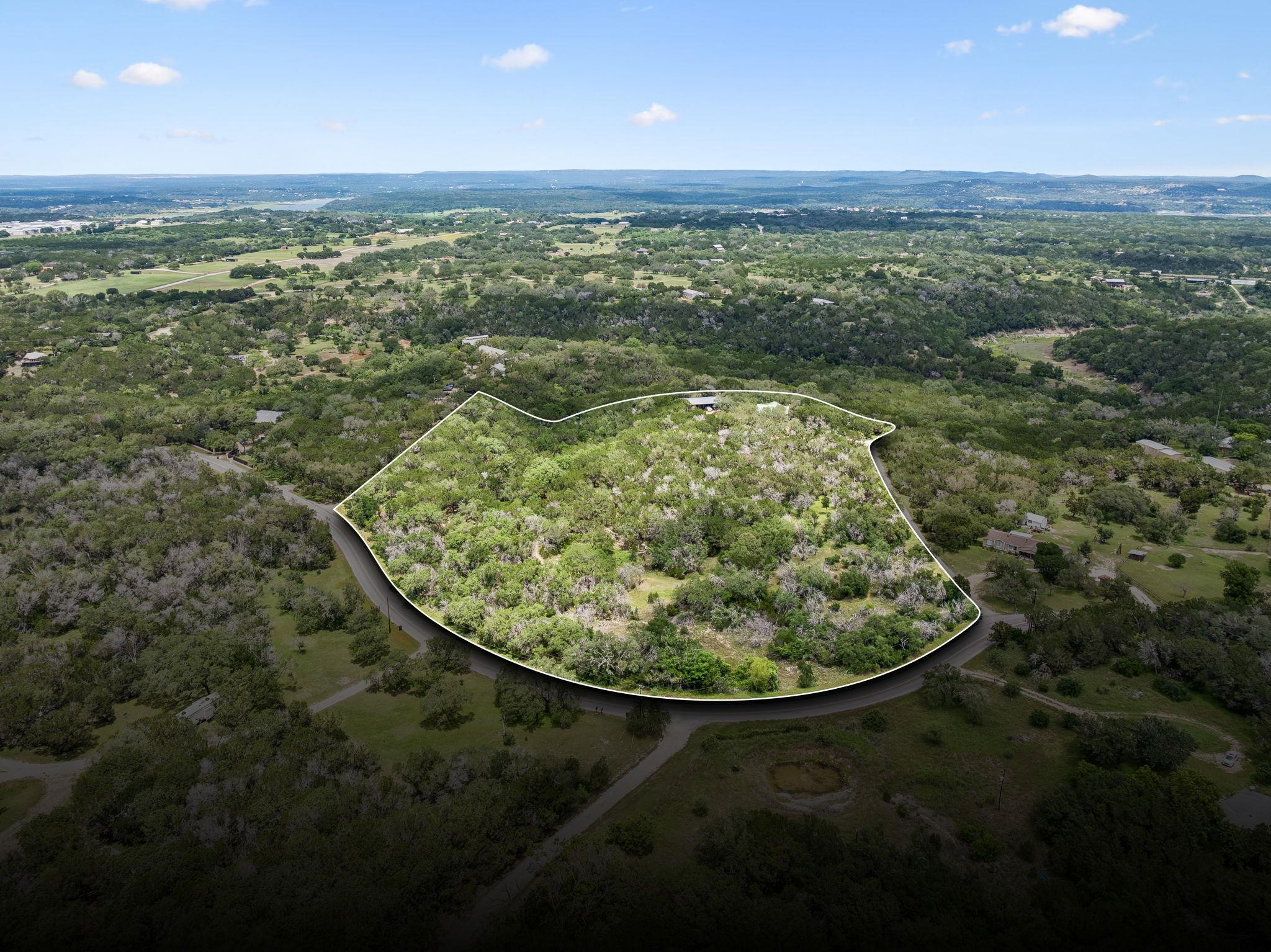 300 Bluff Rd, Spicewood, TX 78669