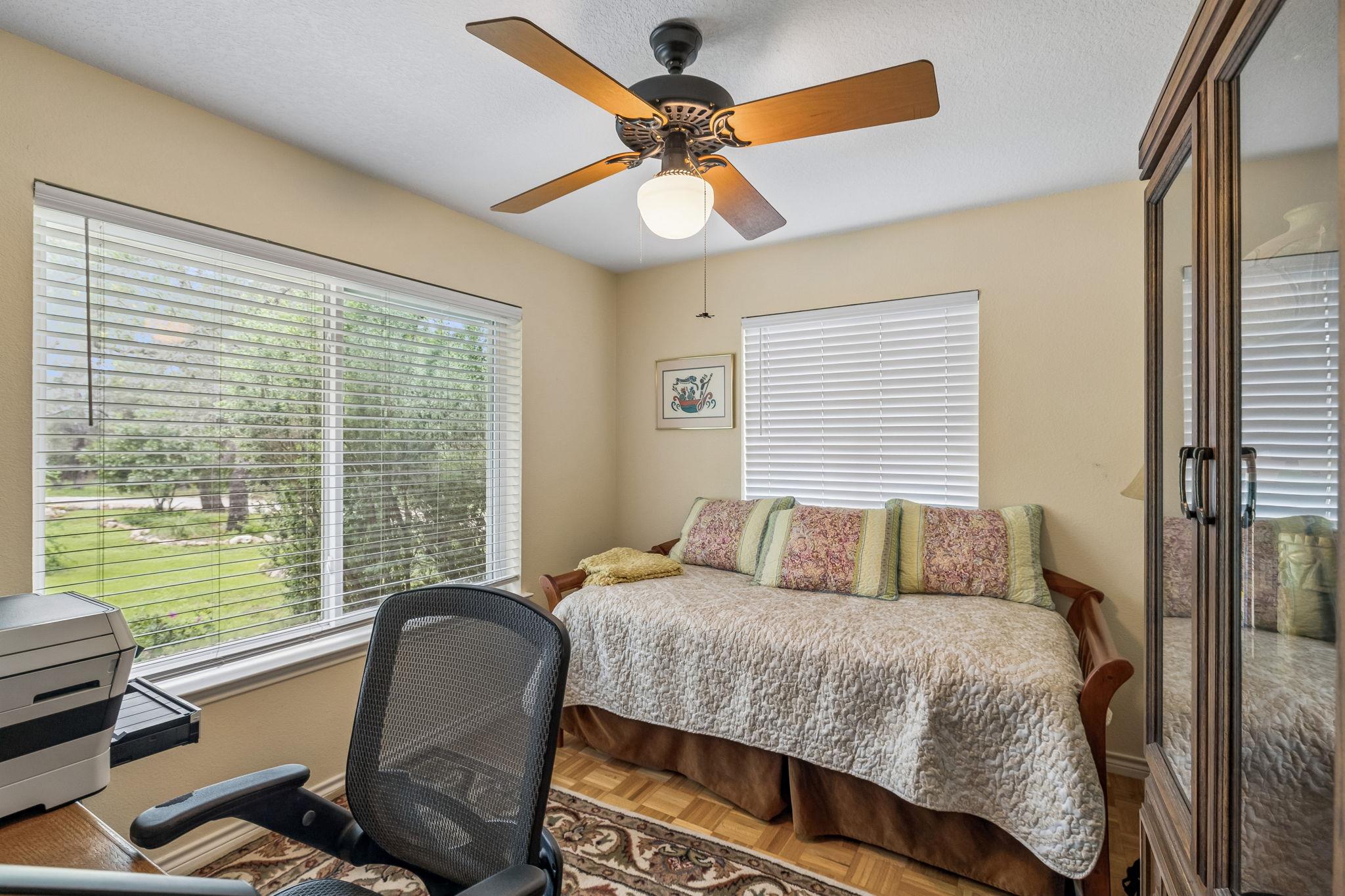 300 Bluff Rd, Spicewood, TX 78669