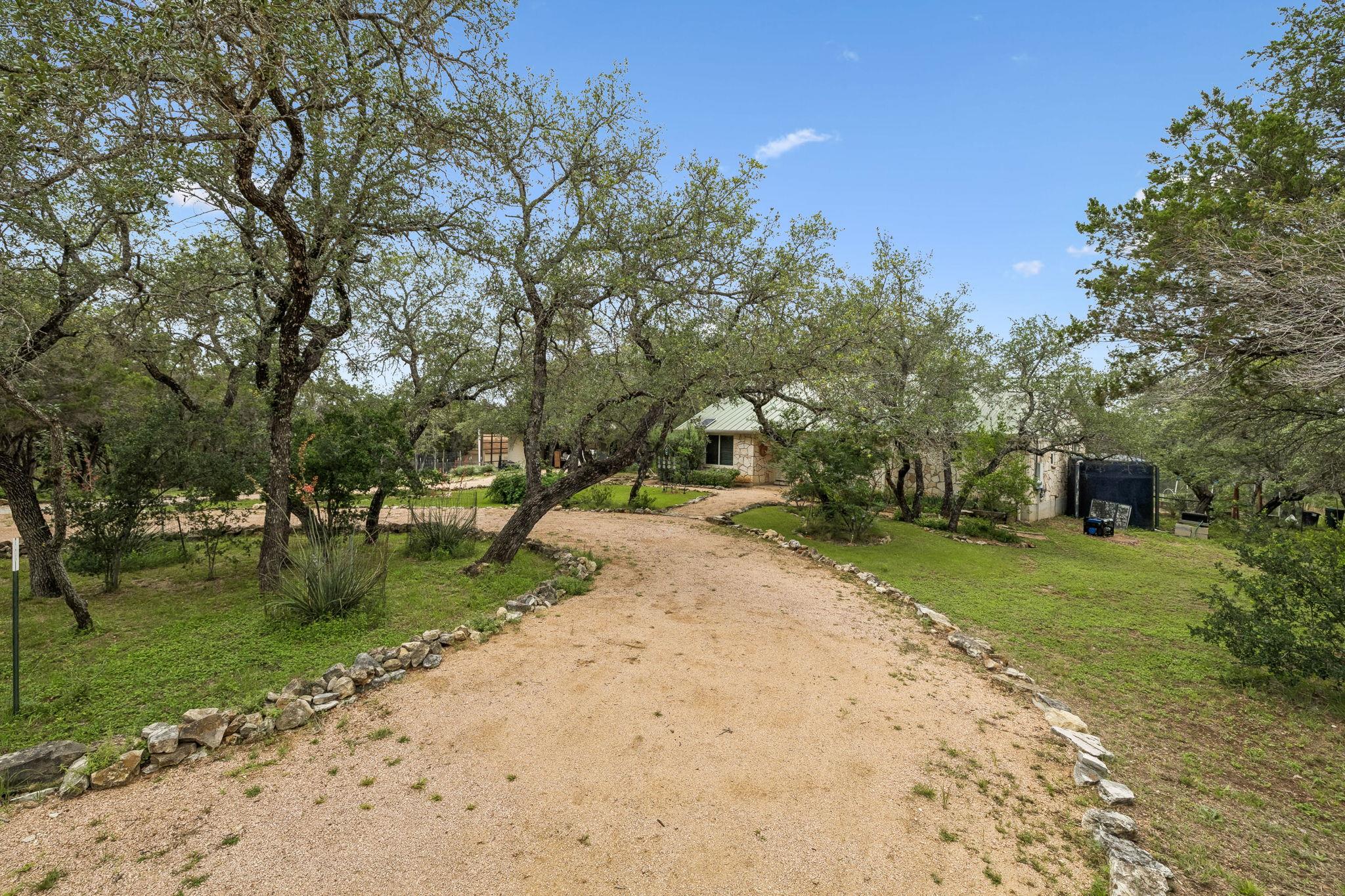 300 Bluff Rd, Spicewood, TX 78669