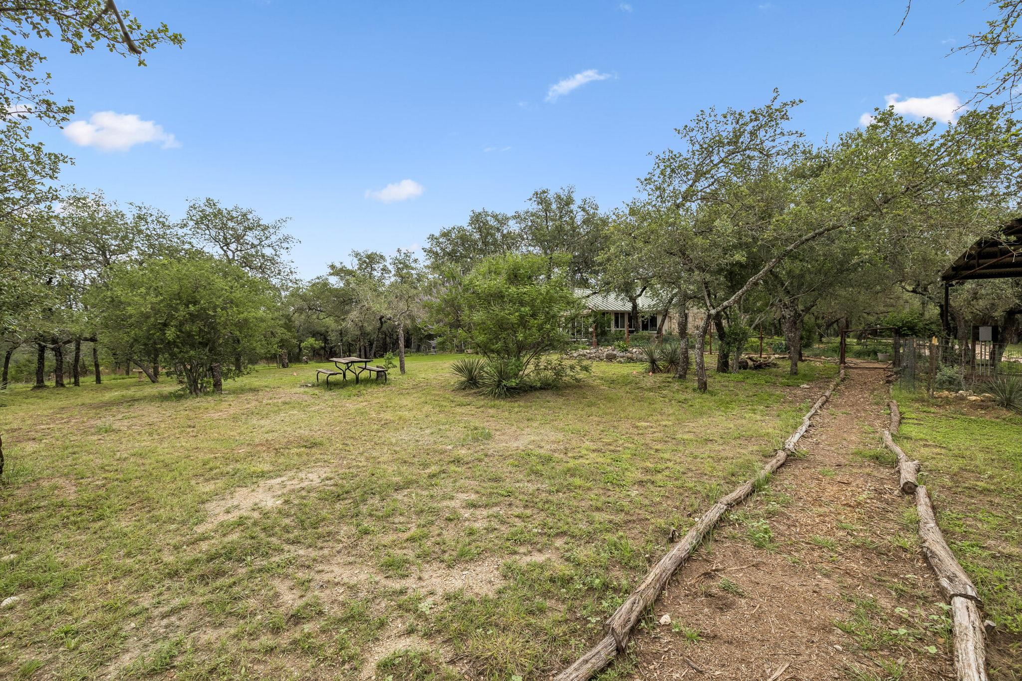 300 Bluff Rd, Spicewood, TX 78669