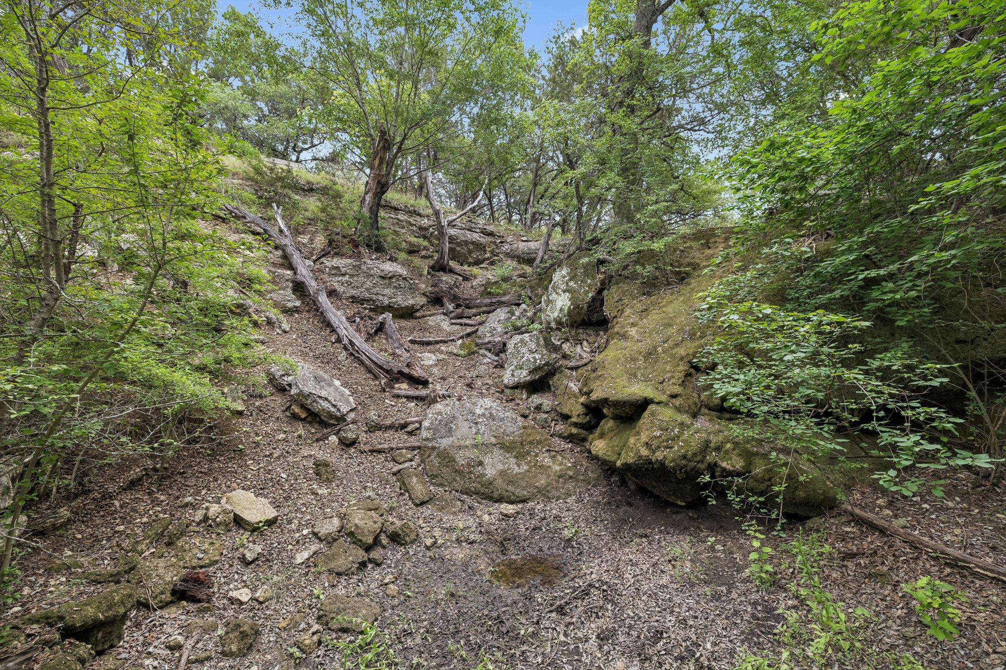 300 Bluff Rd, Spicewood, TX 78669