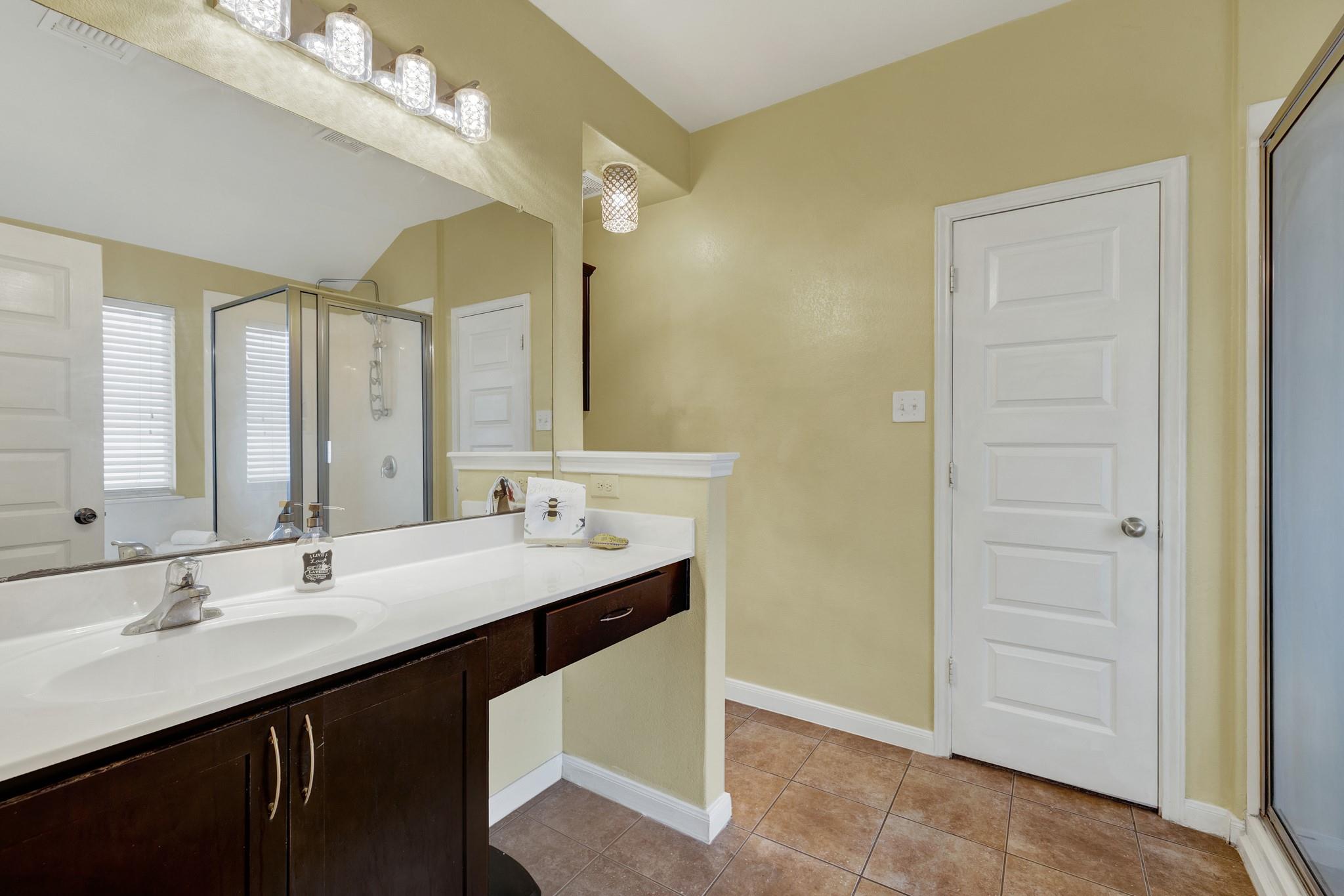 2106 Stonehaven Rd, San Marcos, TX 78666