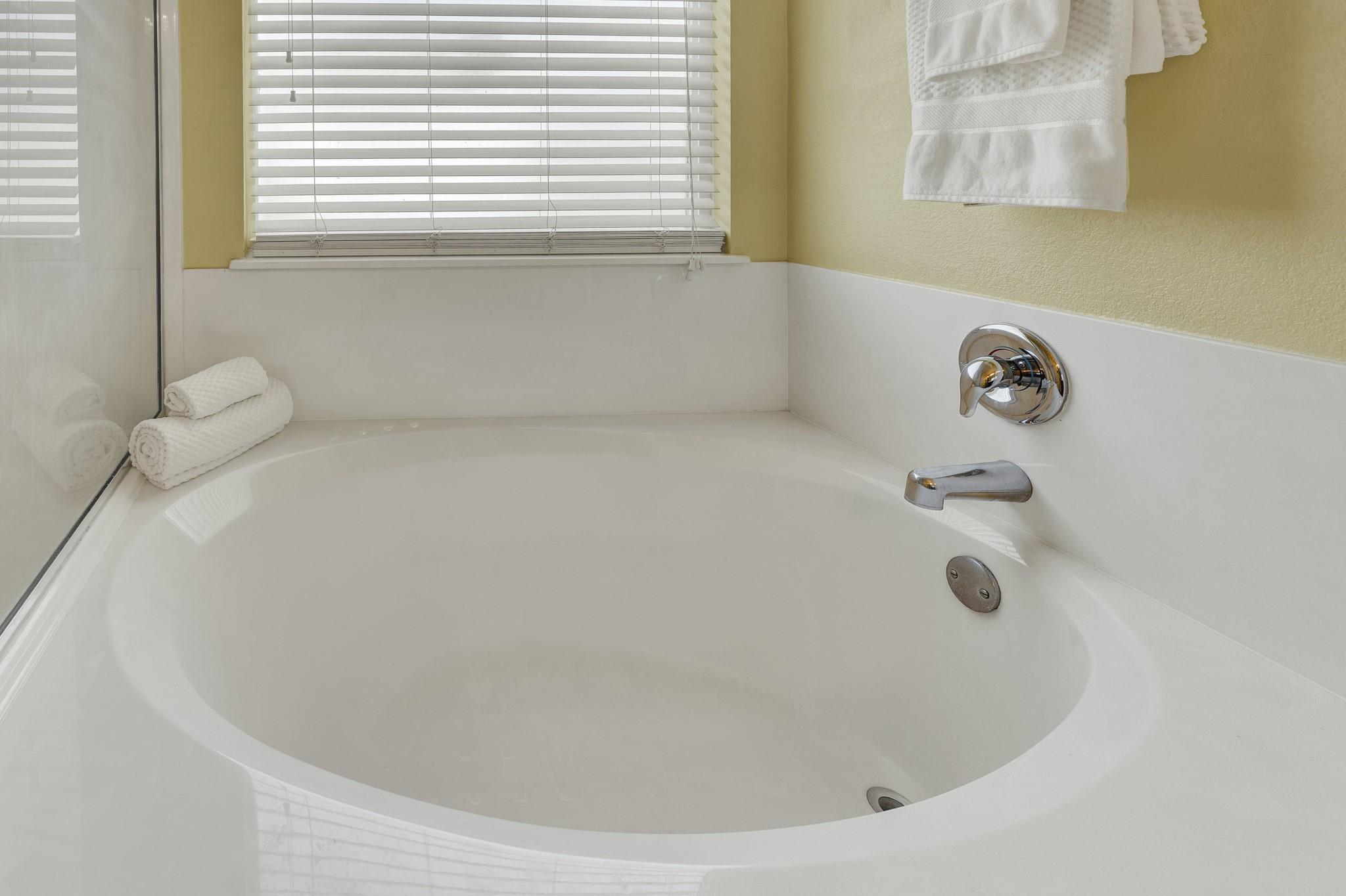 2106 Stonehaven Rd, San Marcos, TX 78666