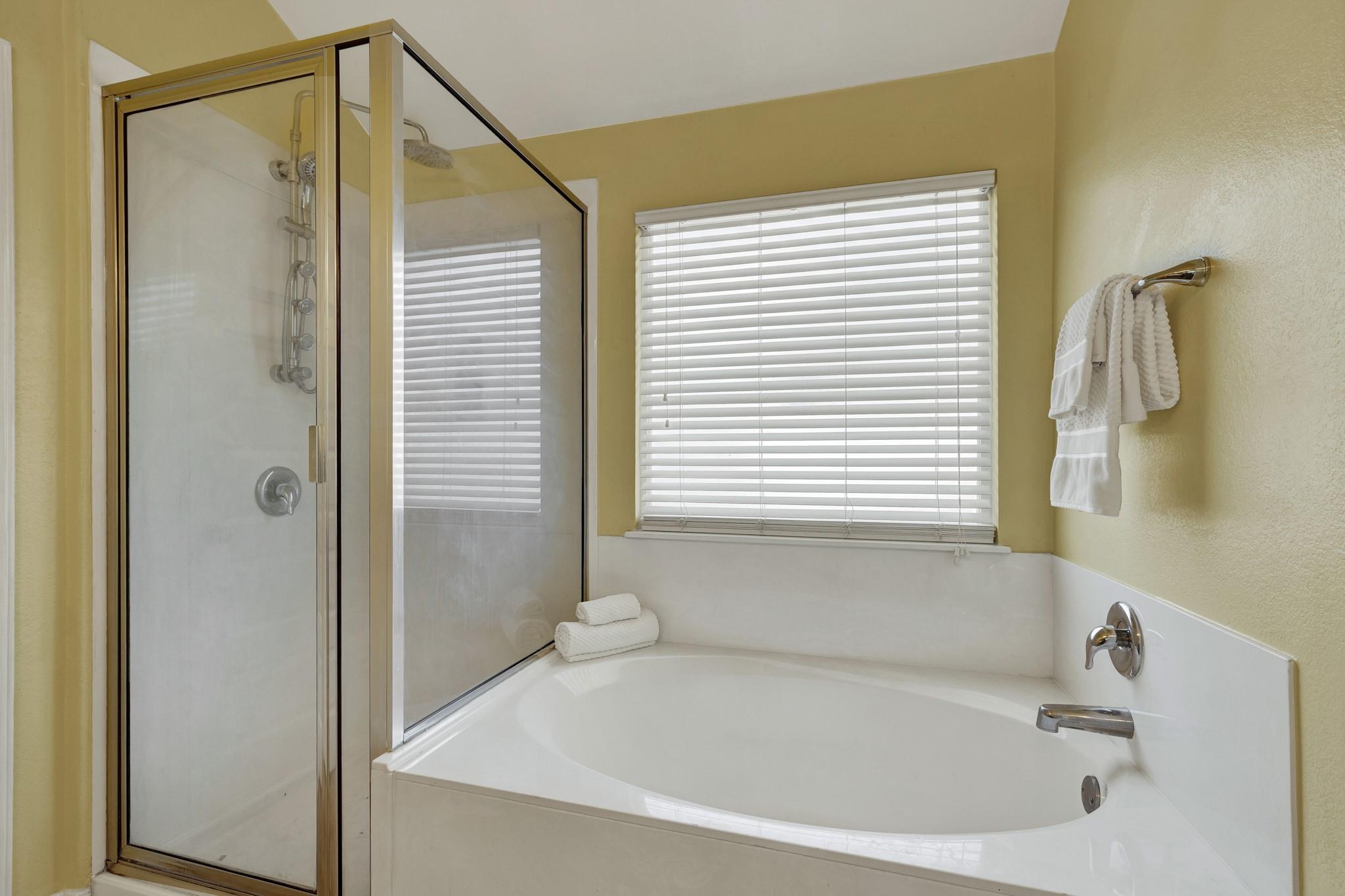 2106 Stonehaven Rd, San Marcos, TX 78666