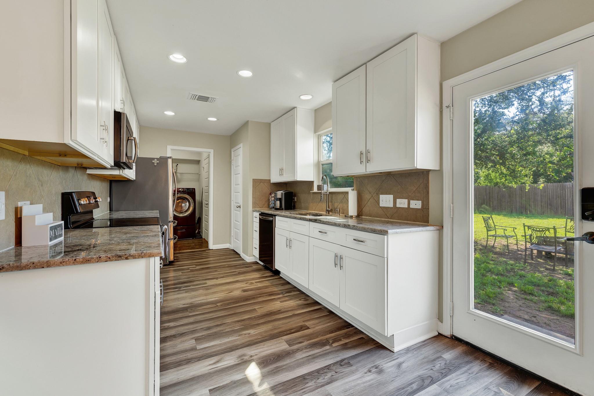 2106 Stonehaven Rd, San Marcos, TX 78666