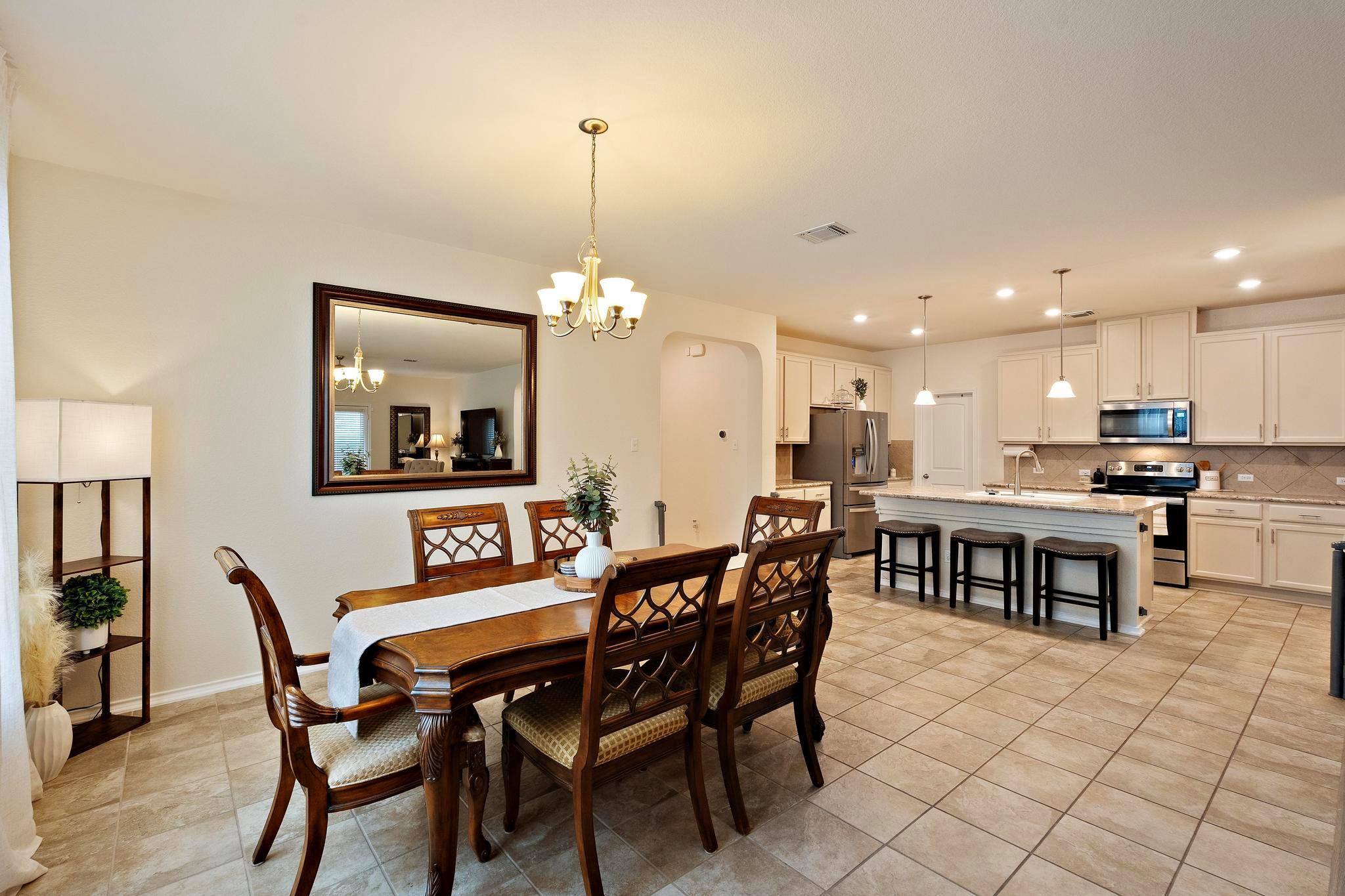 1004 Grand Teton Trl, Taylor, TX 76574