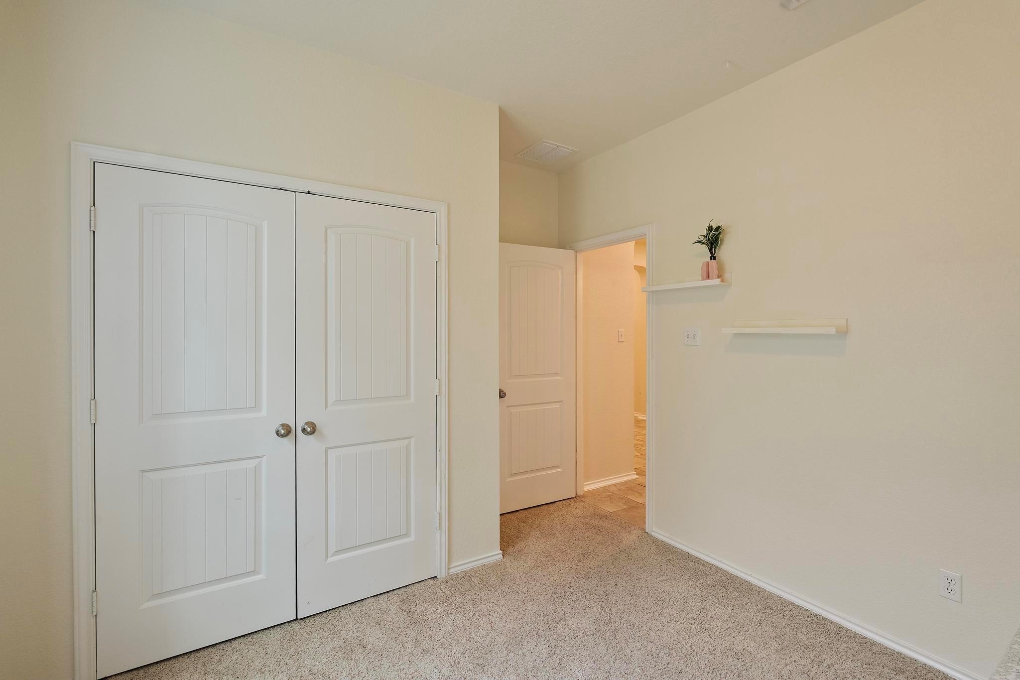 1004 Grand Teton Trl, Taylor, TX 76574