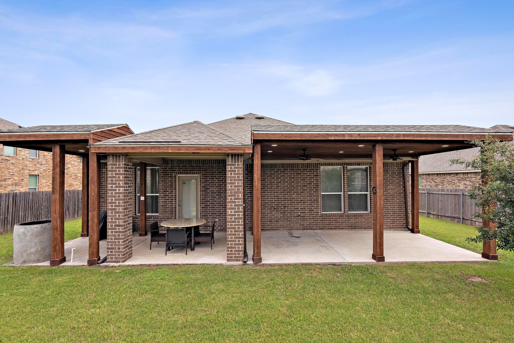 1004 Grand Teton Trl, Taylor, TX 76574