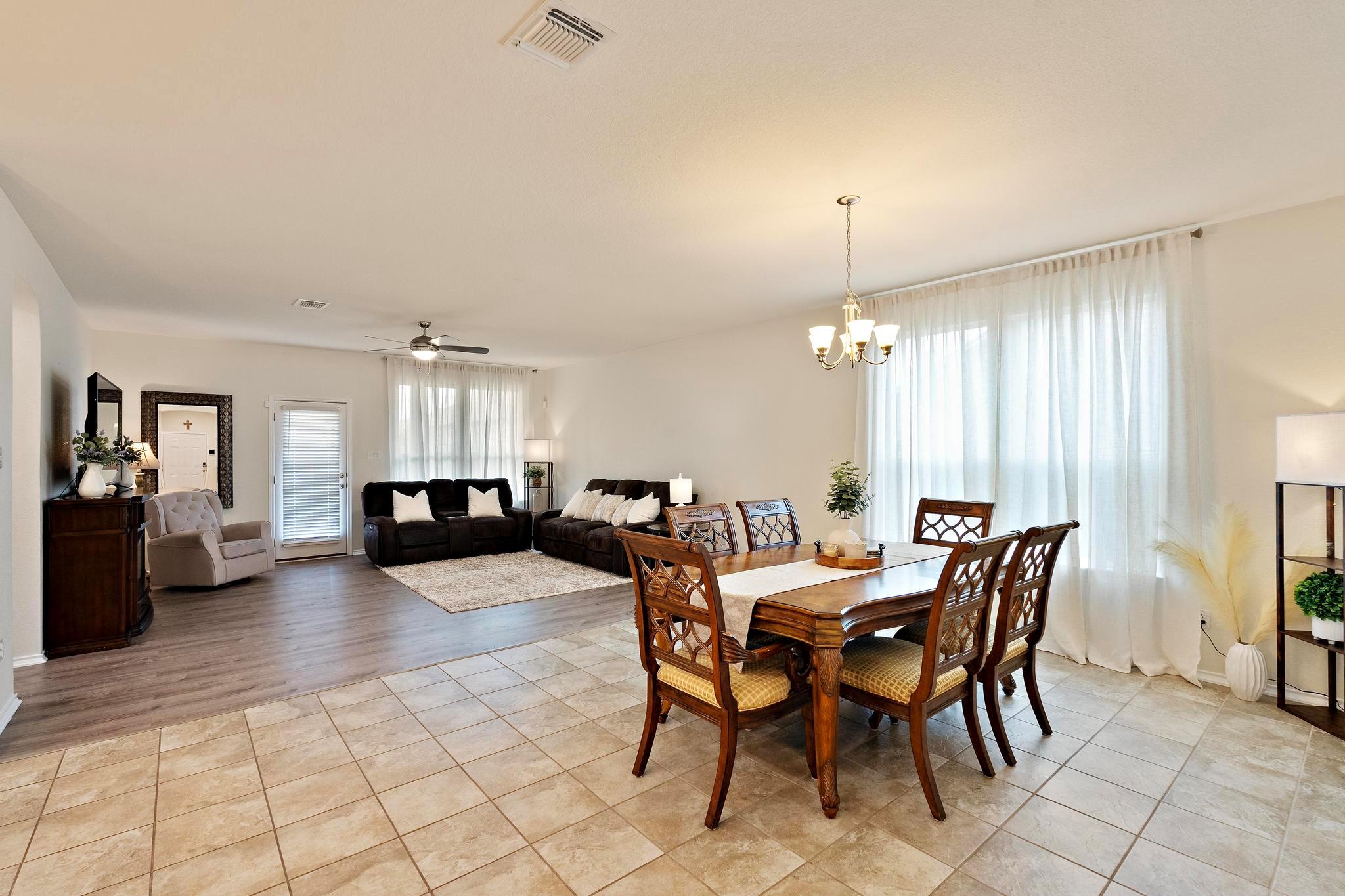 1004 Grand Teton Trl, Taylor, TX 76574