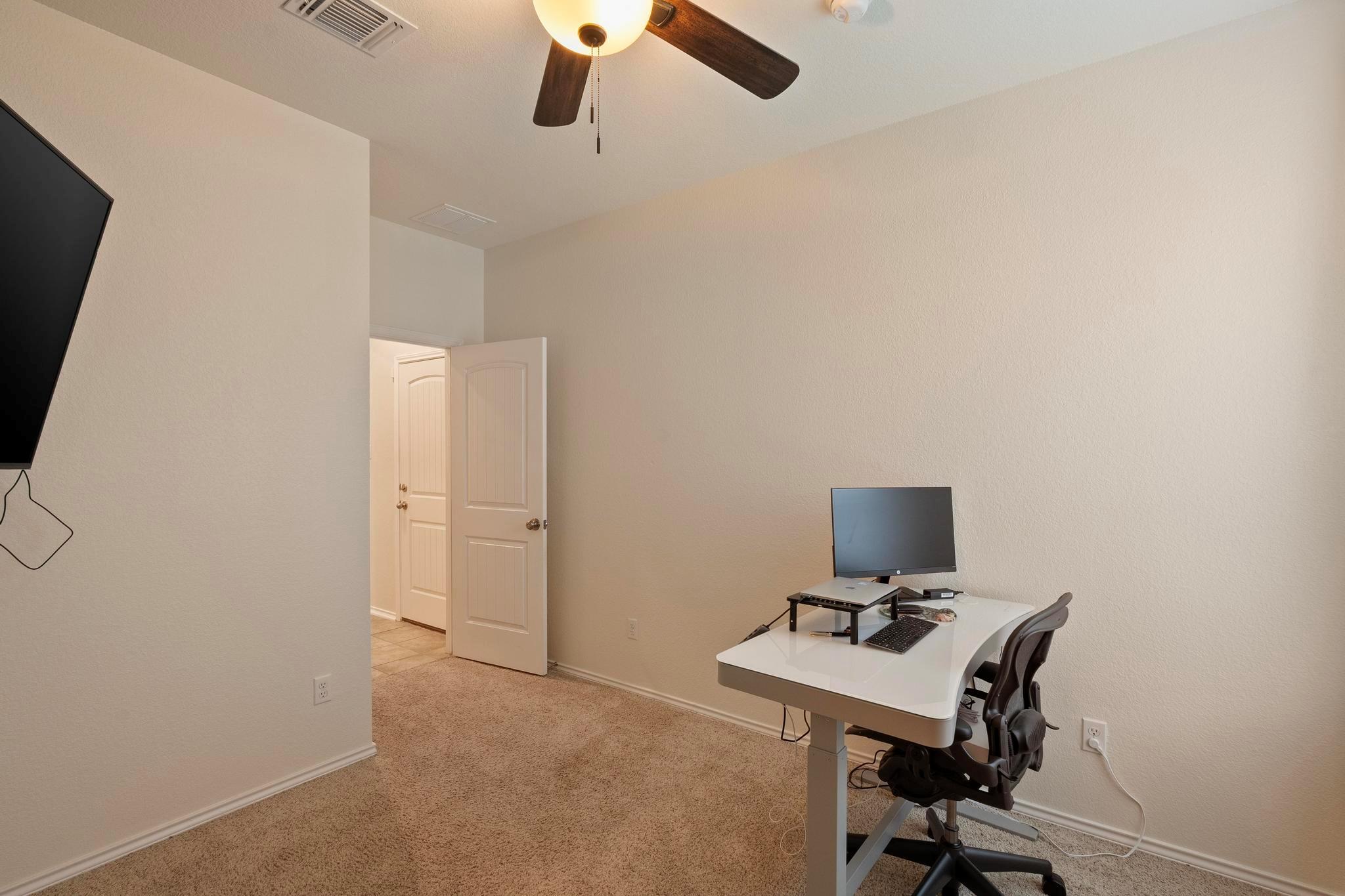 1004 Grand Teton Trl, Taylor, TX 76574