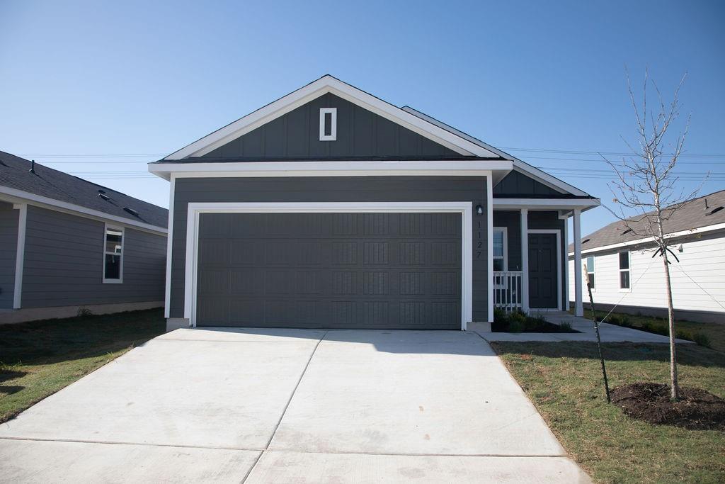 1127 Catfish Ln, Bastrop, TX 78602