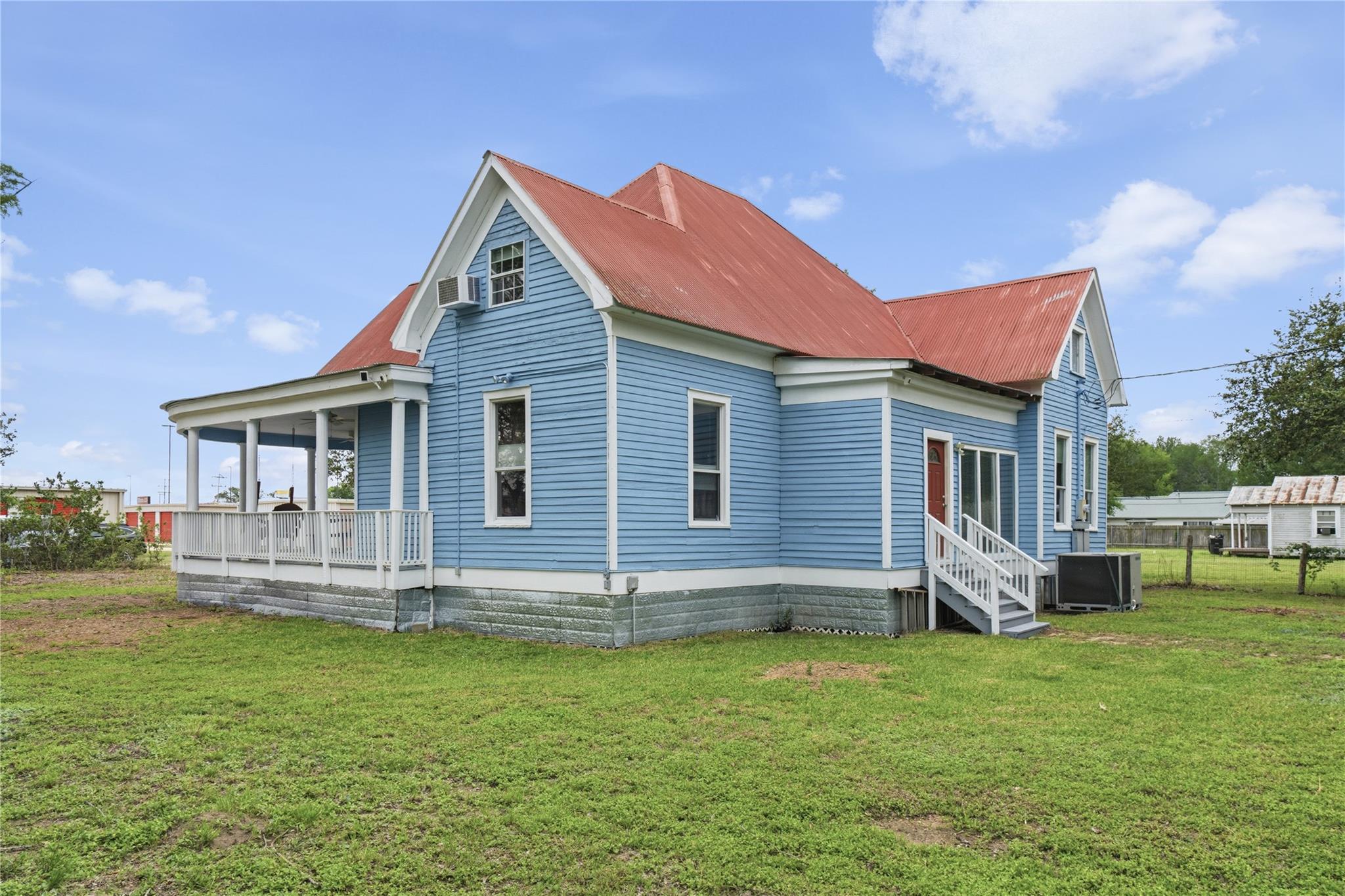 501 Mish Mash Mall Ln, Schulenburg, TX 78956