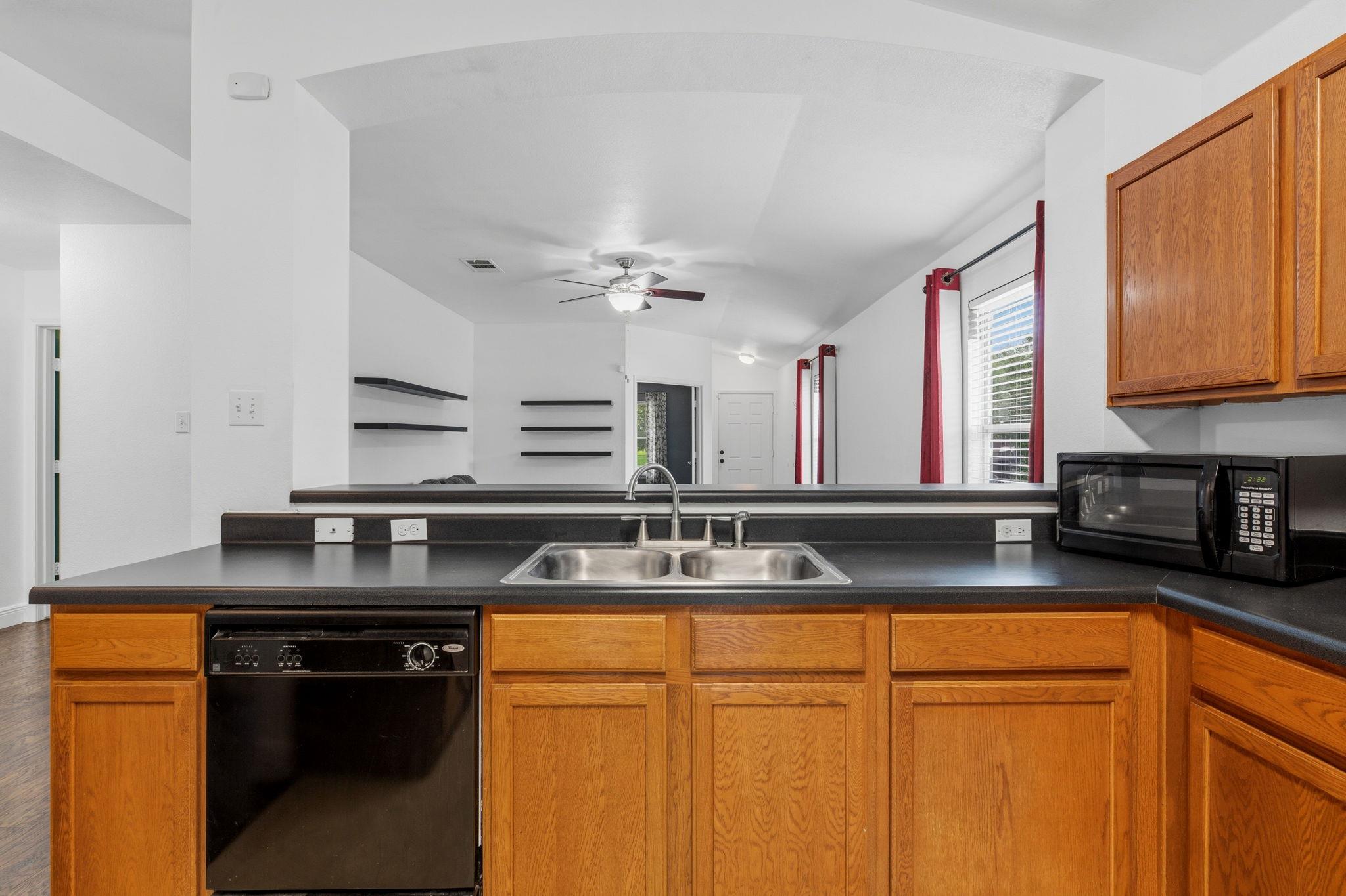 12601 Wayne Spur Ln, Elgin, TX 78621