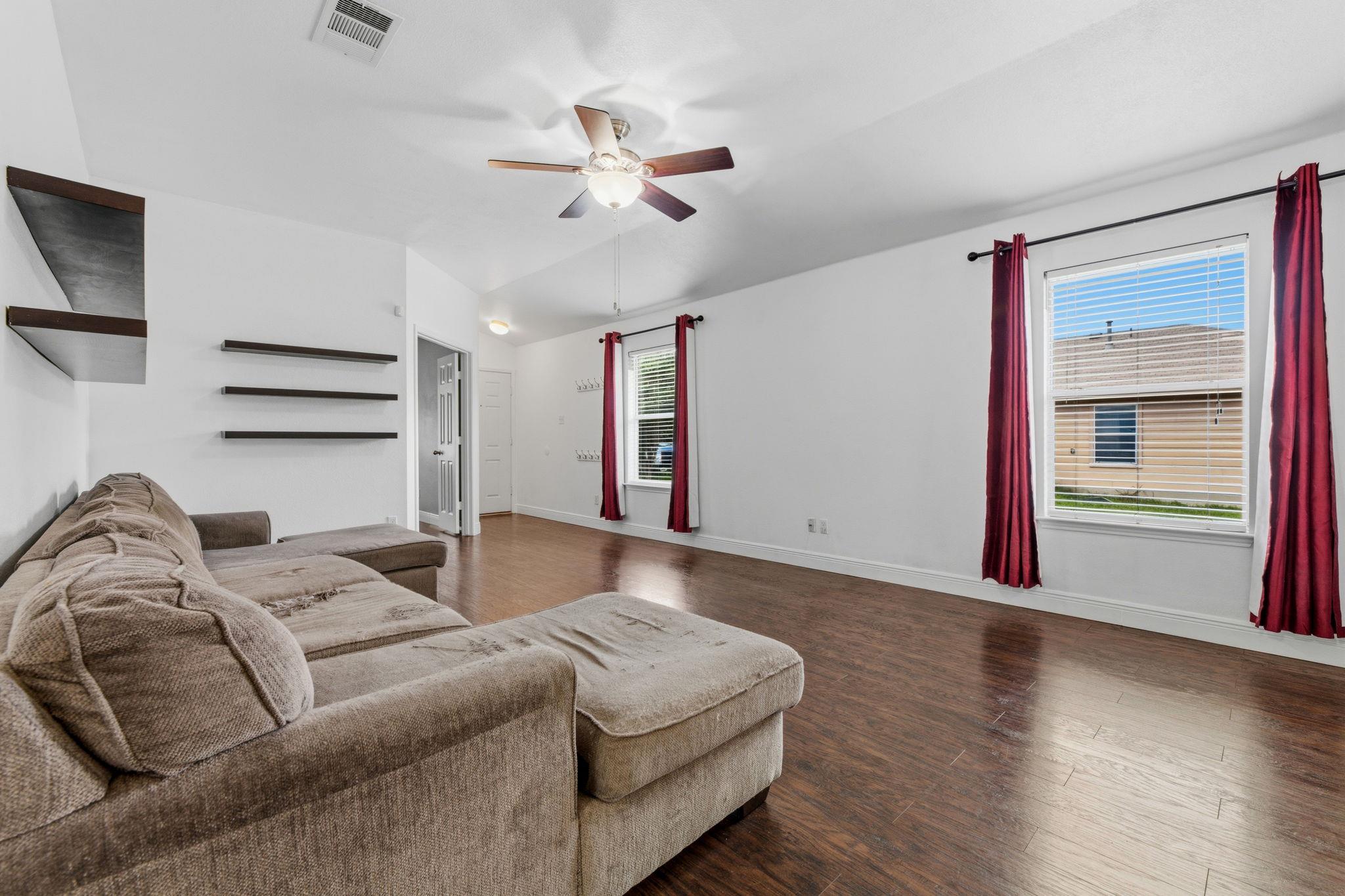 12601 Wayne Spur Ln, Elgin, TX 78621