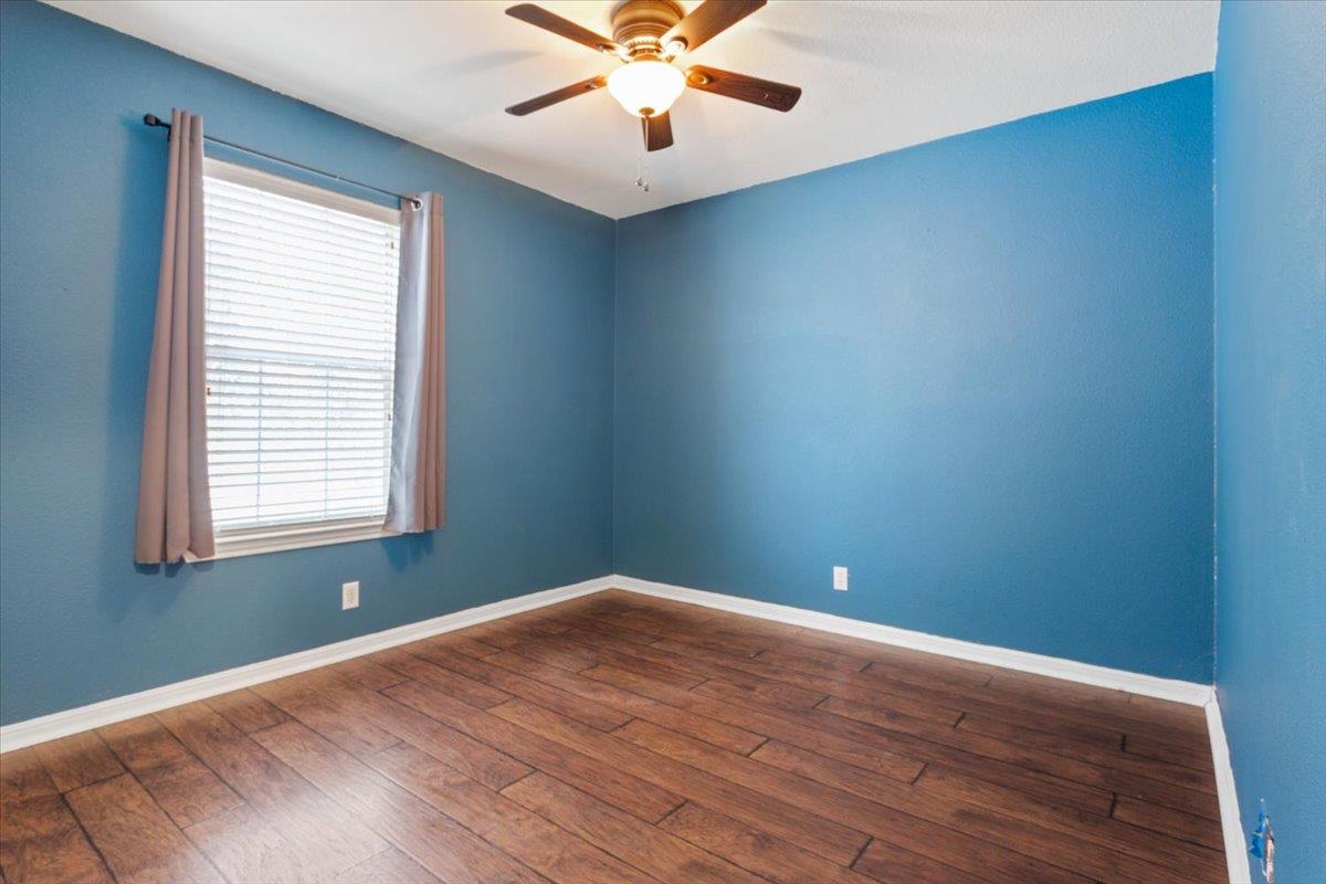 125 Bayliss St, Hutto, TX 78634