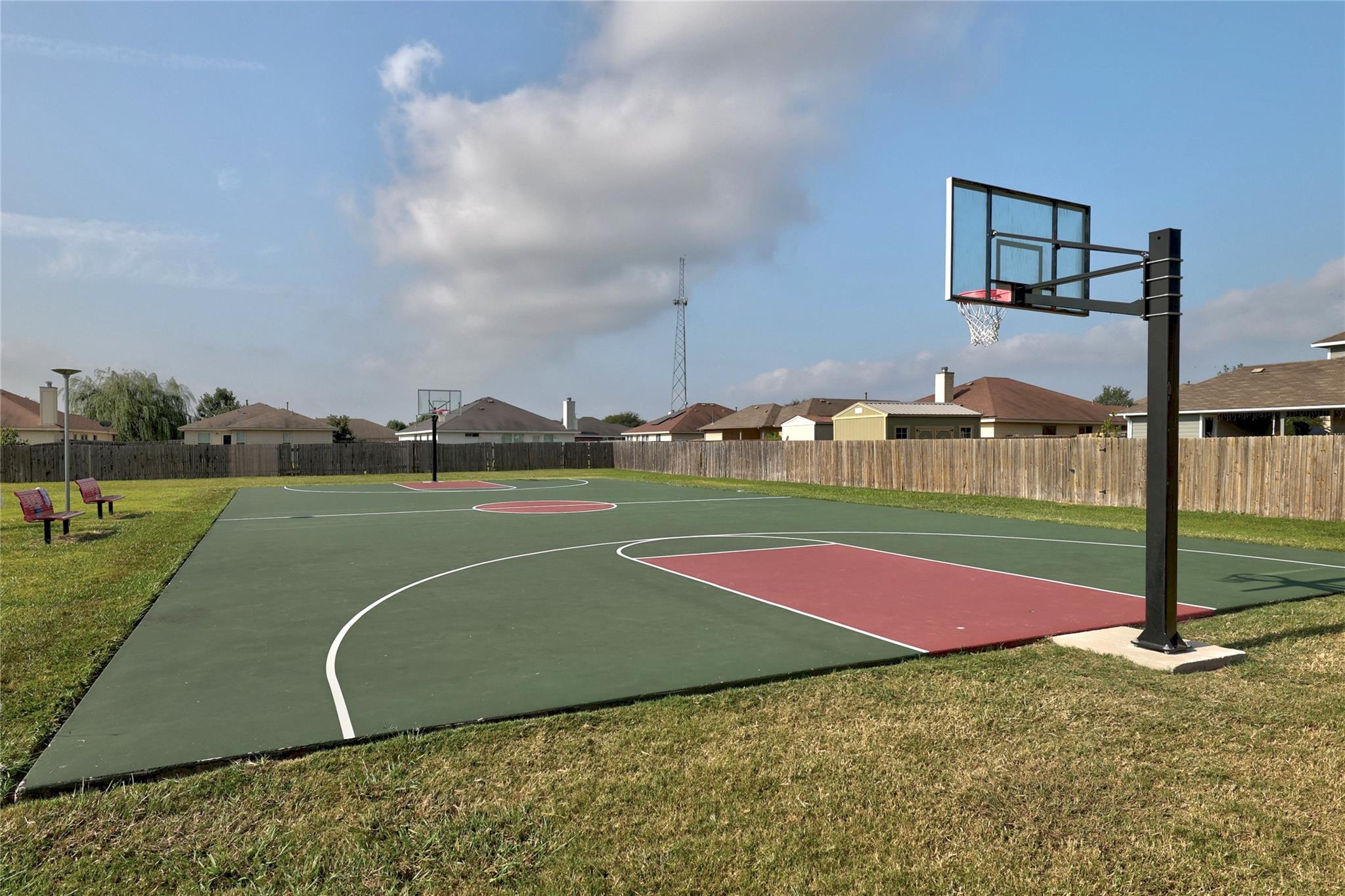 125 Bayliss St, Hutto, TX 78634