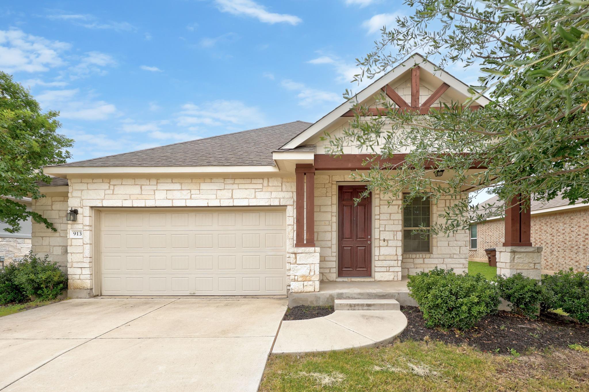 913 Centerra Hills Cir, Round Rock, TX 78665