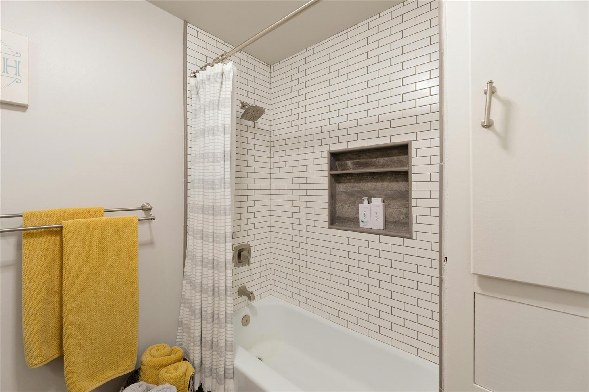 10002 Lake Ridge Dr # Main House, Austin, TX 78733