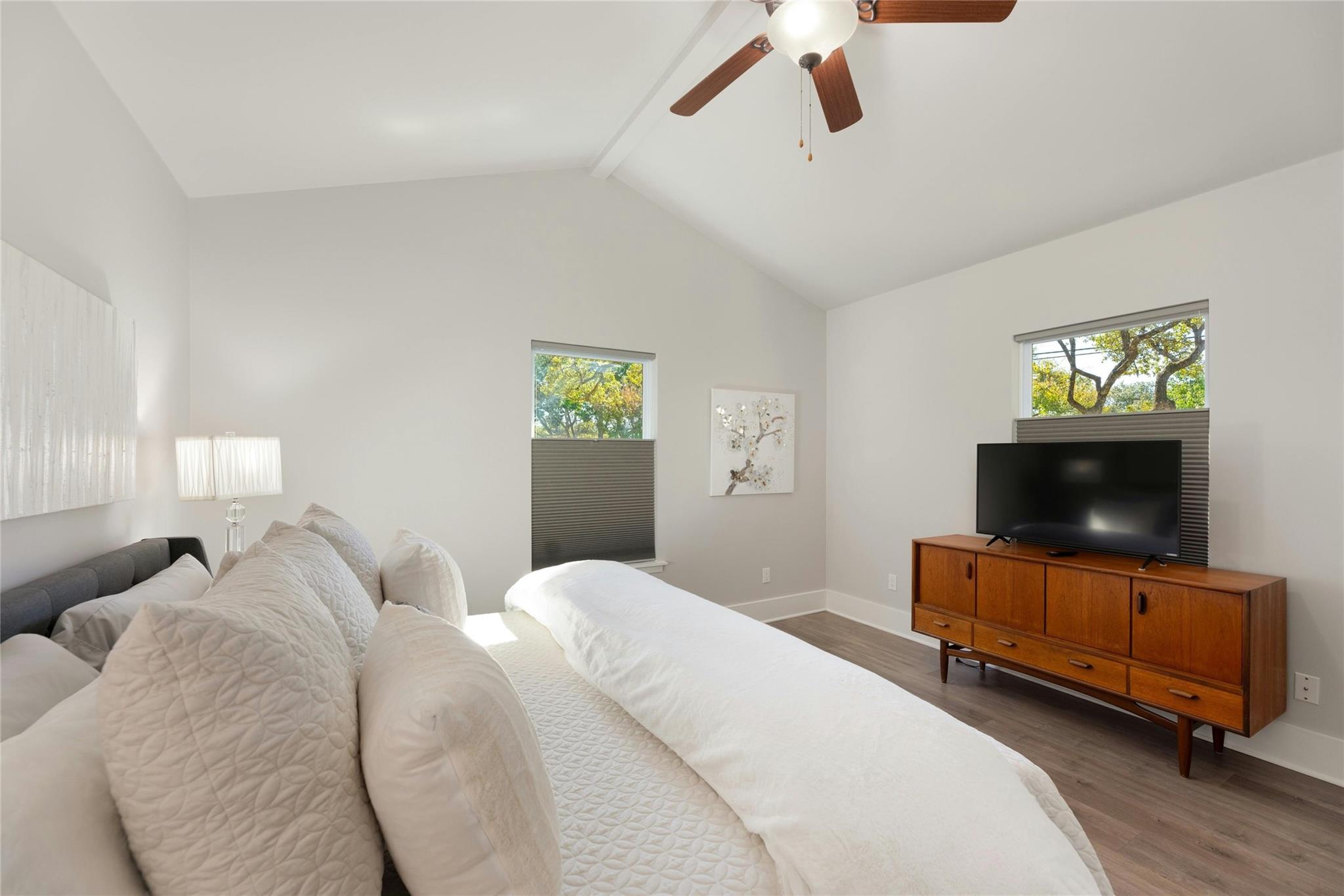 10002 Lake Ridge Dr # Main House, Austin, TX 78733