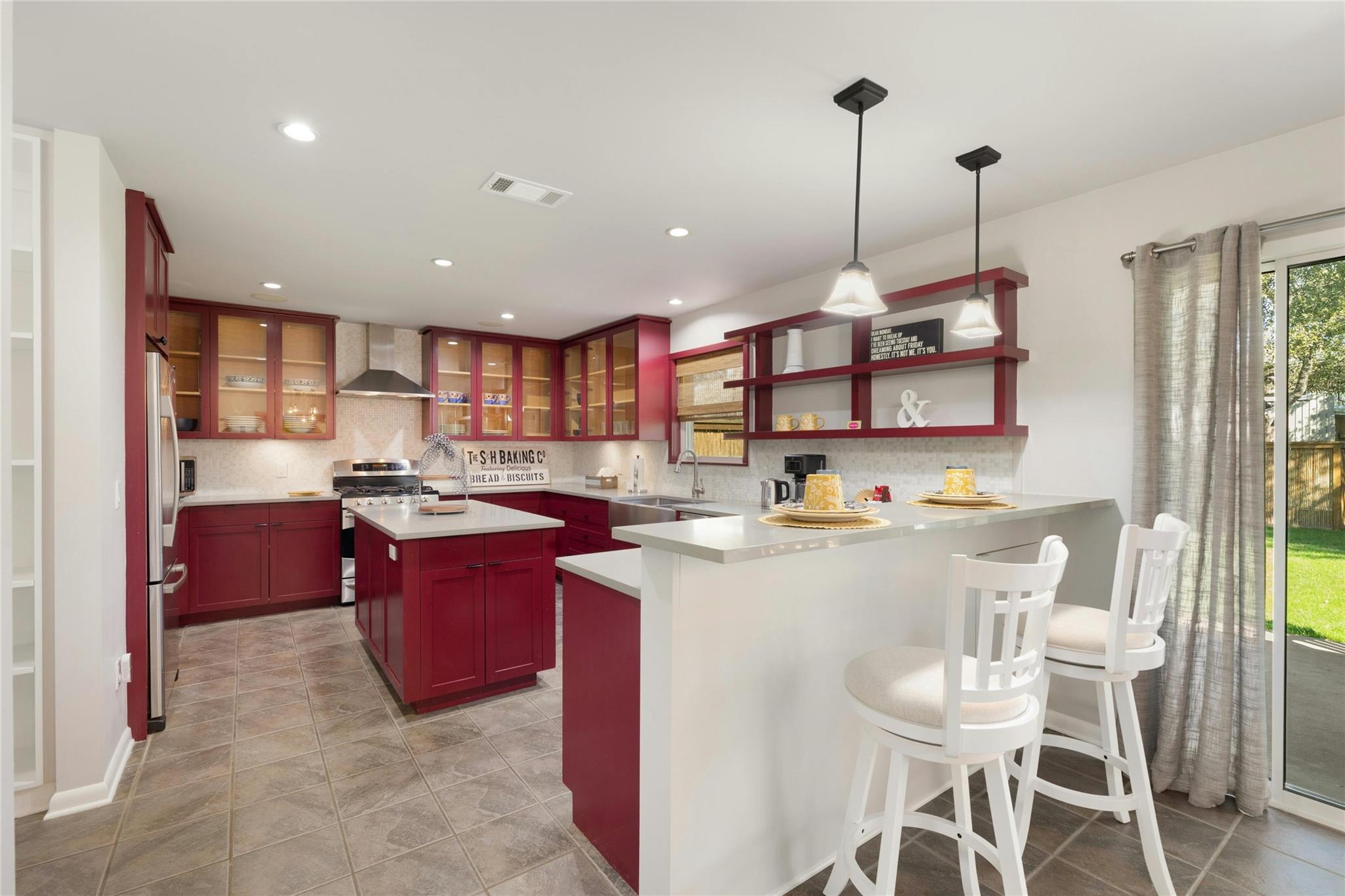 10002 Lake Ridge Dr # Main House, Austin, TX 78733