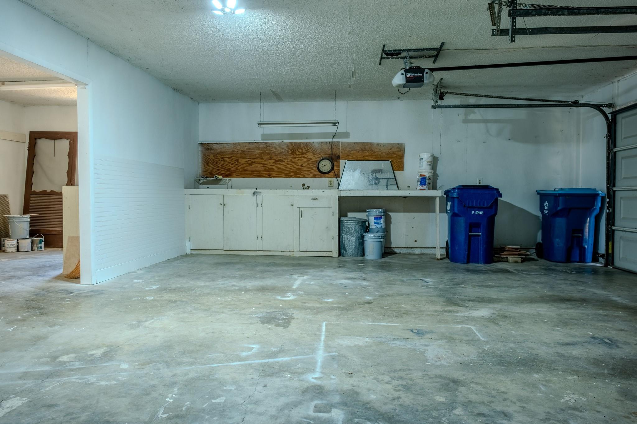 210 LOESCH Dr, Elgin, TX 78621